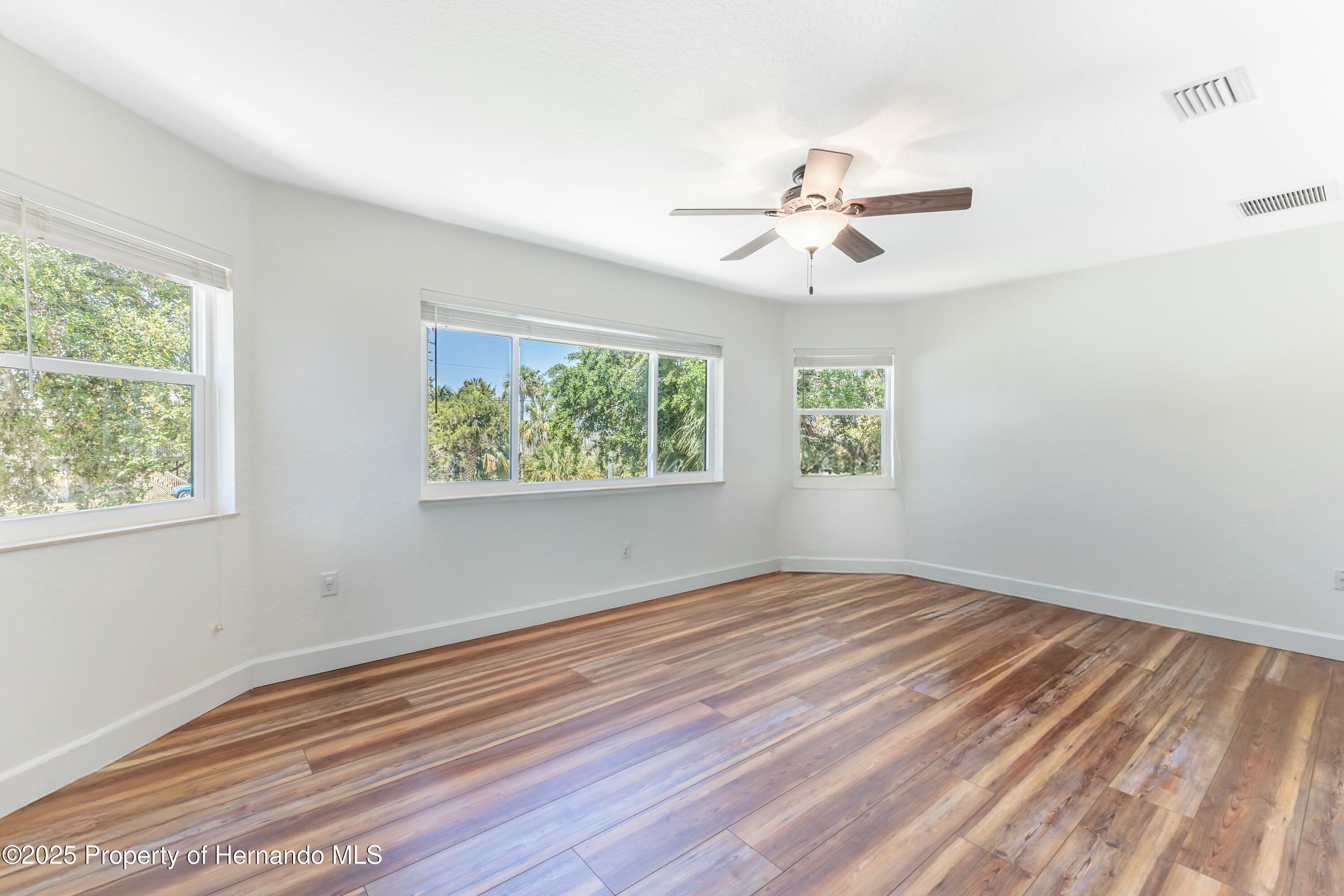7106 Porpoise Street, Weeki Wachee, Florida image 46
