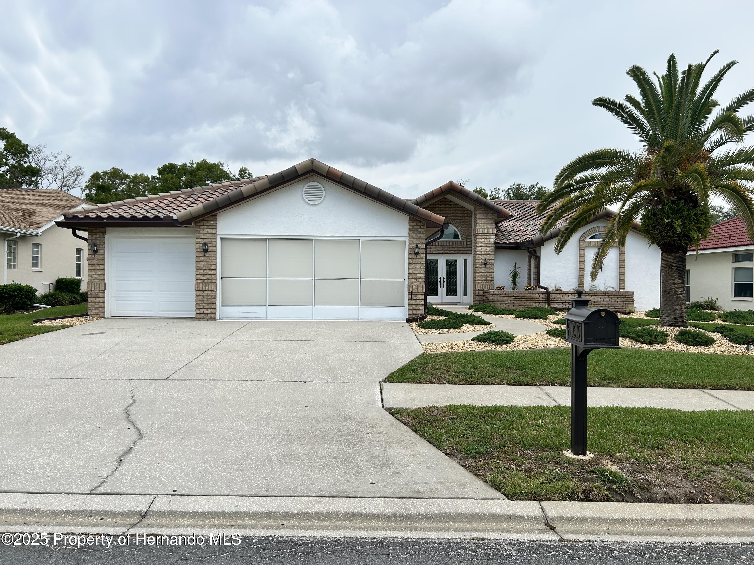 10519 Audie Brook Drive Drive, Spring Hill, Florida image 4