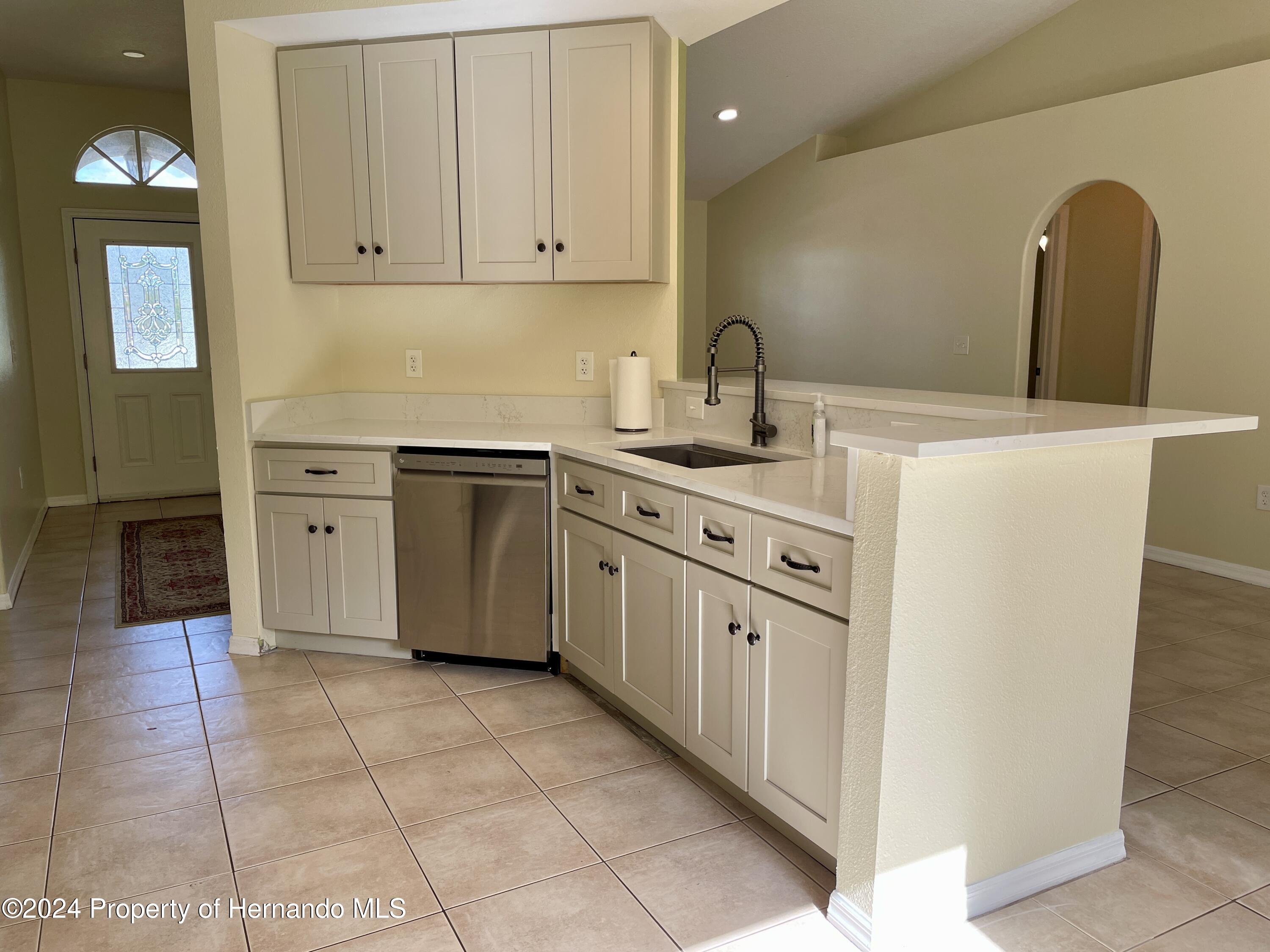 10448 Canary Avenue, Weeki Wachee, Florida image 13