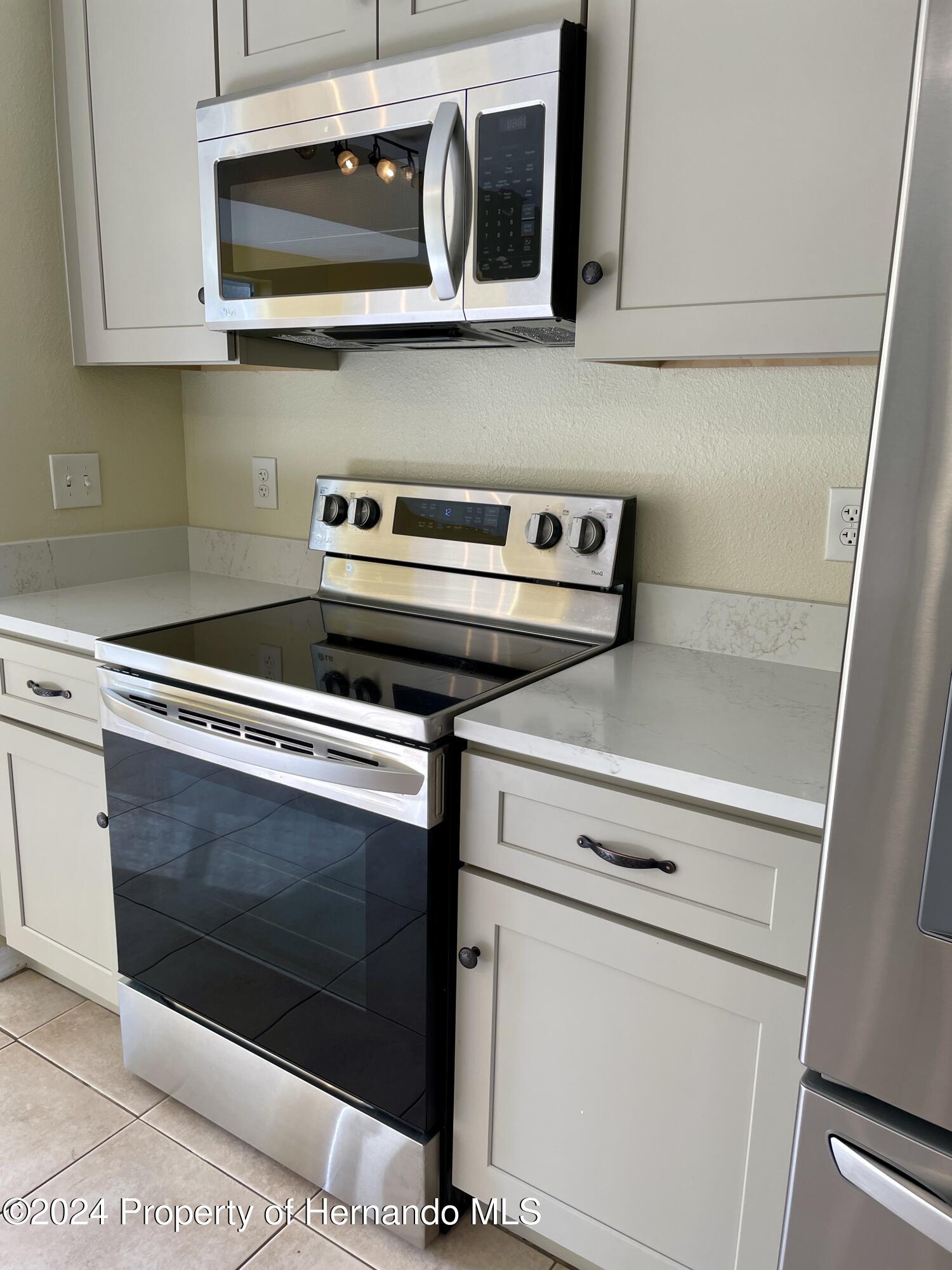 10448 Canary Avenue, Weeki Wachee, Florida image 4