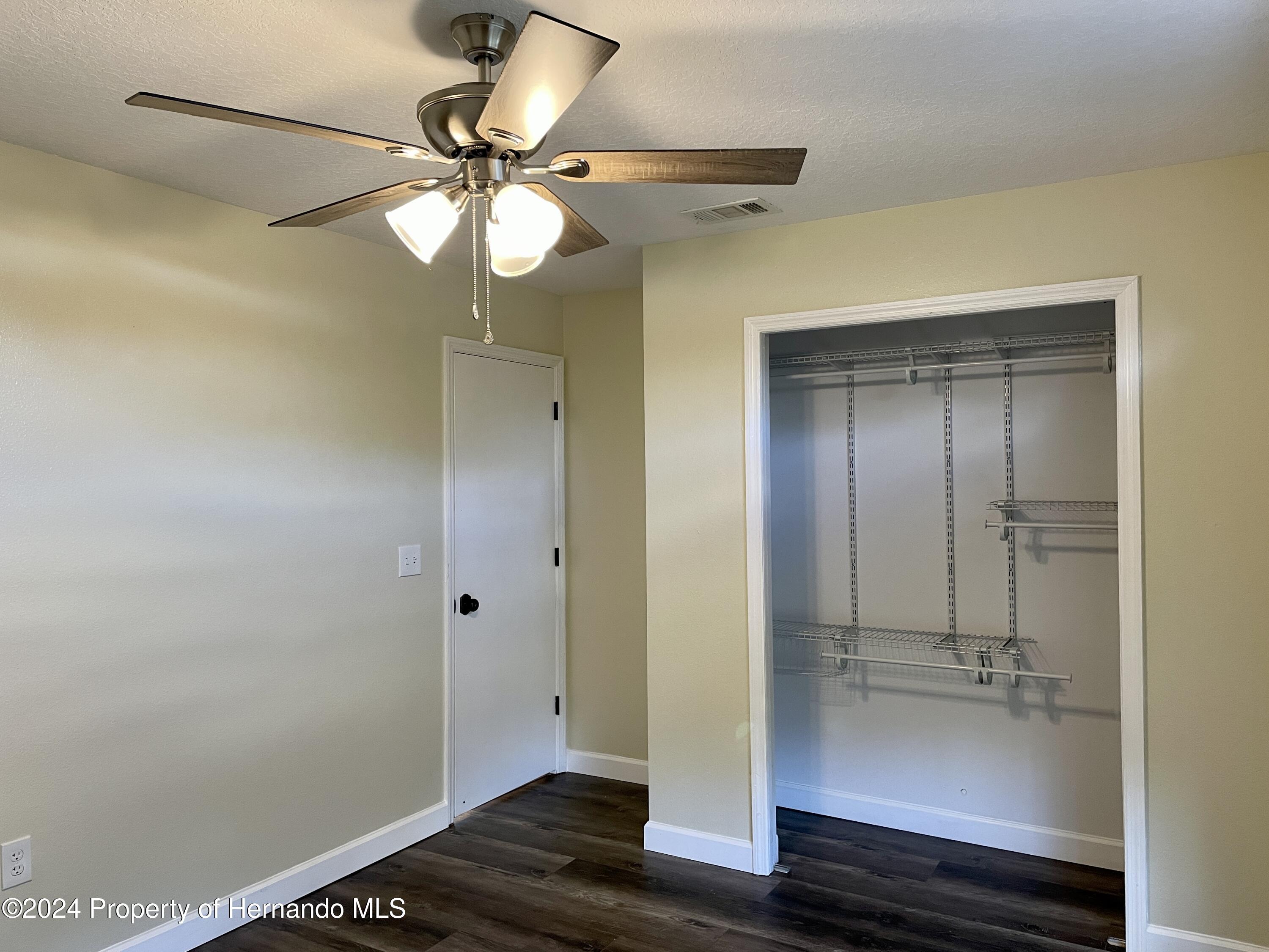 10448 Canary Avenue, Weeki Wachee, Florida image 27