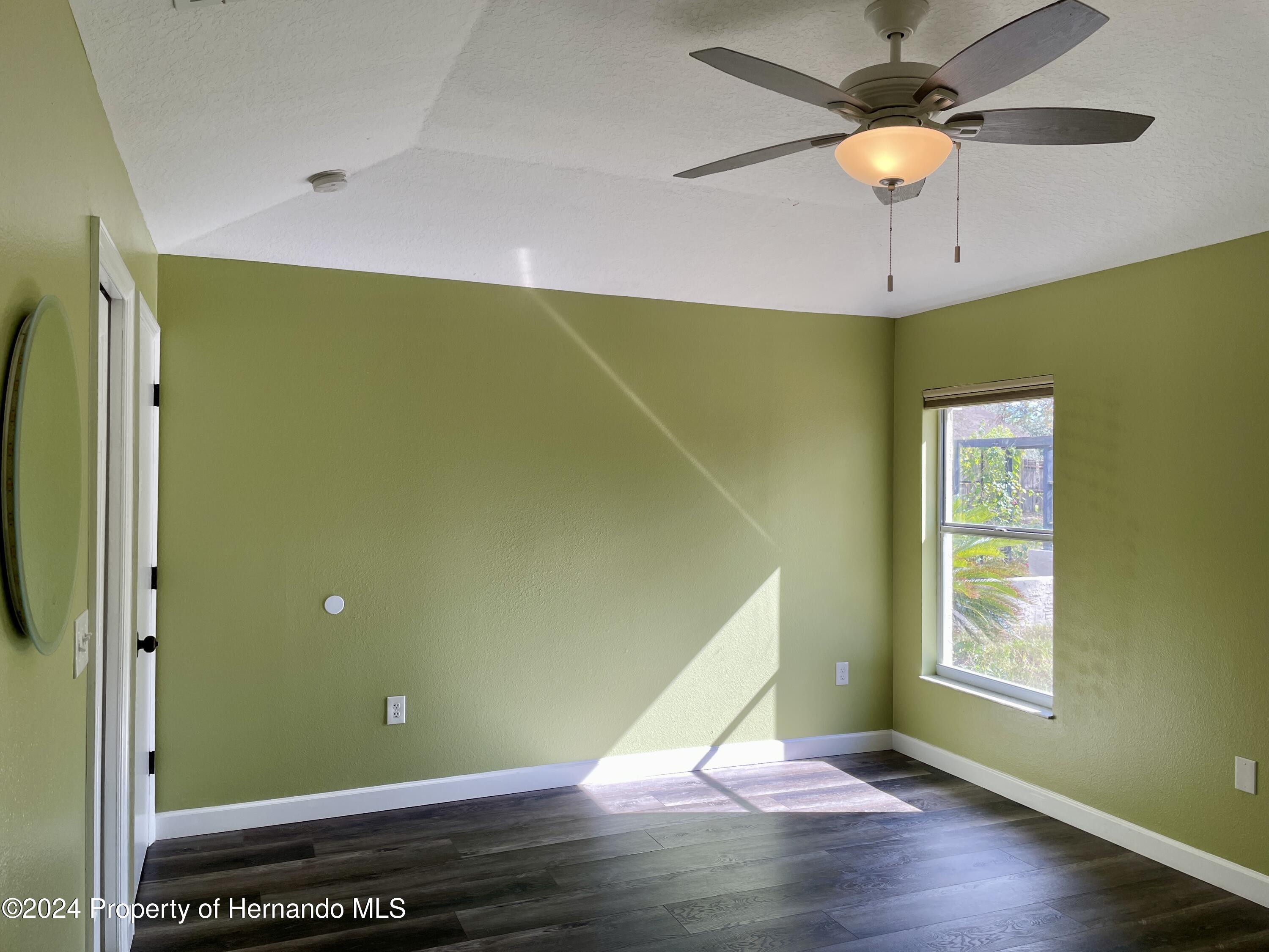 10448 Canary Avenue, Weeki Wachee, Florida image 20