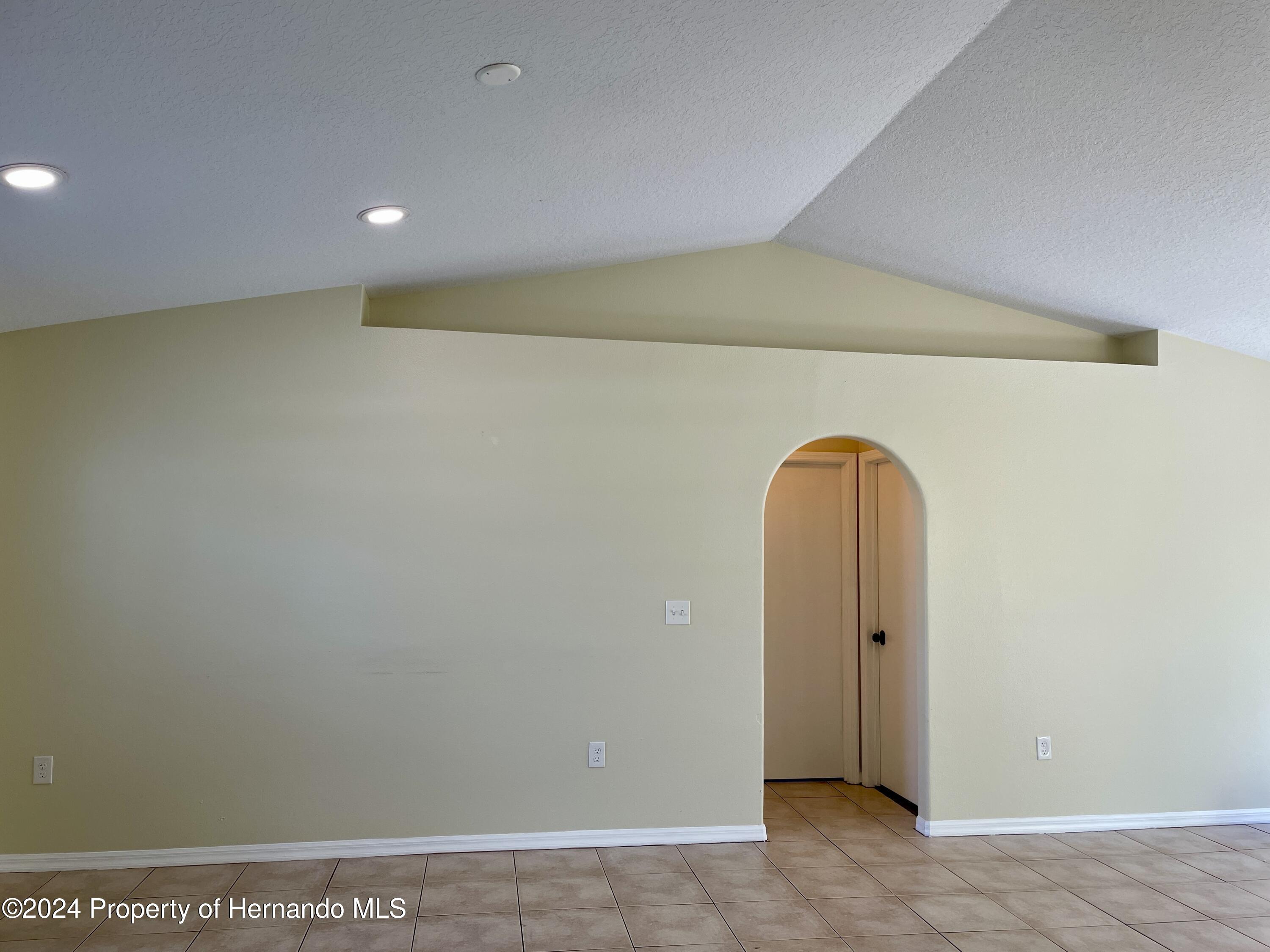 10448 Canary Avenue, Weeki Wachee, Florida image 33