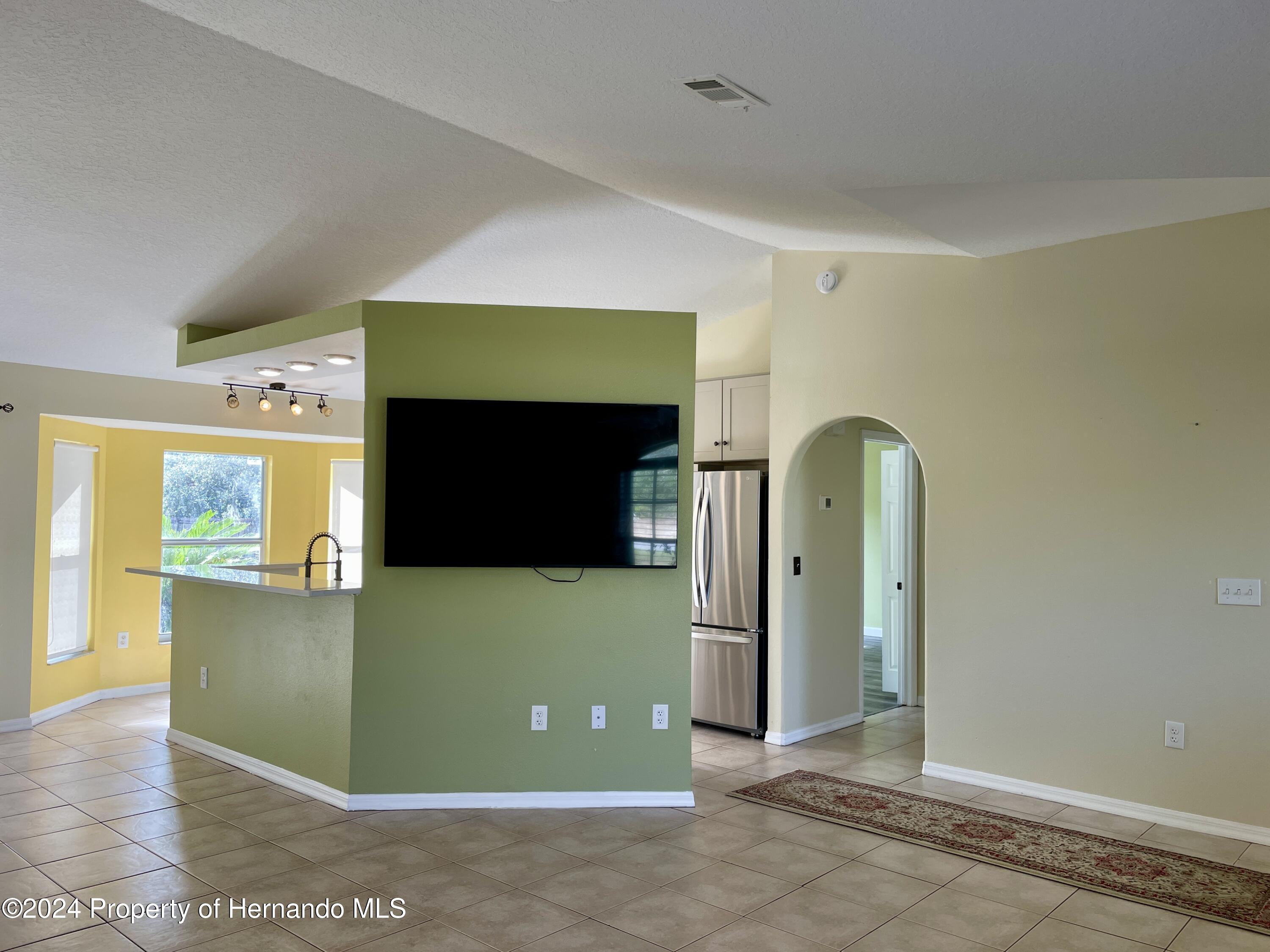 10448 Canary Avenue, Weeki Wachee, Florida image 38