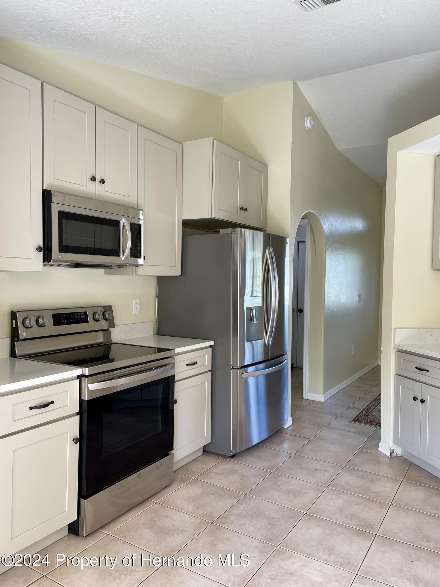 10448 Canary Avenue, Weeki Wachee, Florida image 12