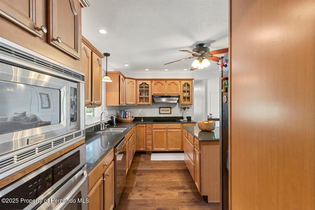 9542 Wallien Drive, Brooksville, Florida image 16