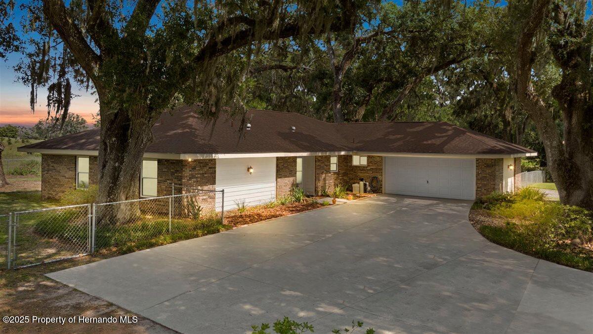 9542 Wallien Drive, Brooksville, Florida image 1