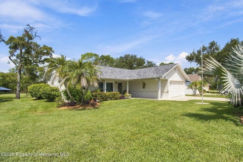 Homes For Sale - 2429 Birdie Lane<br/> Spring Hill, FL 34606