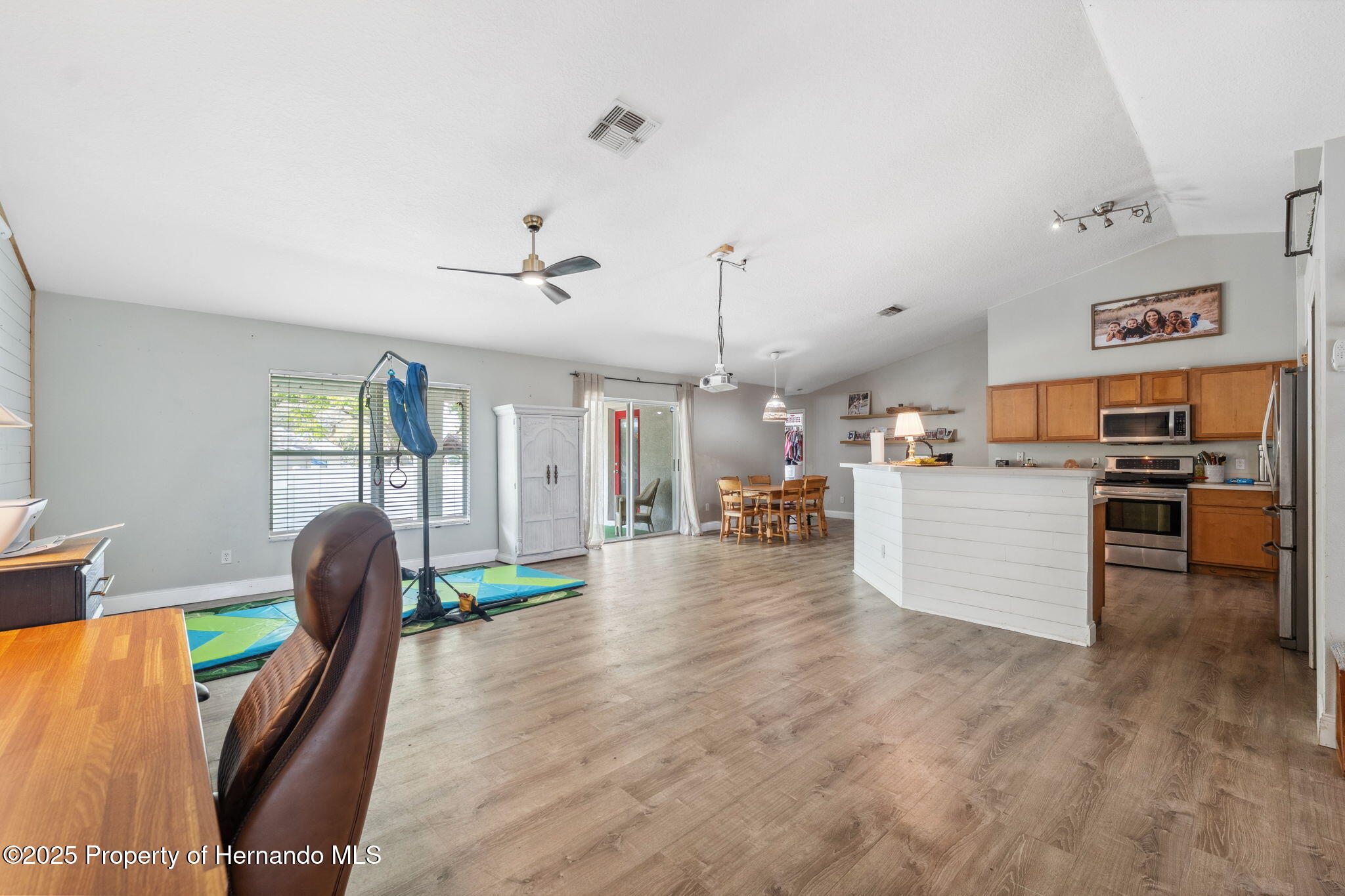 3017 Aldoro Avenue, Spring Hill, Florida image 8