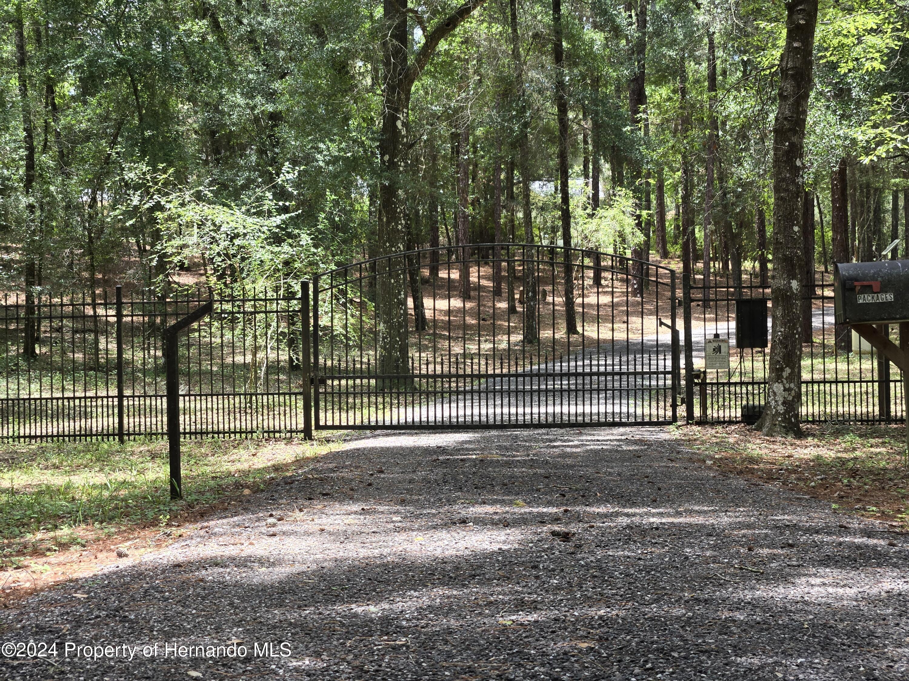 16357 Pawnee Drive, Brooksville, Florida image 4