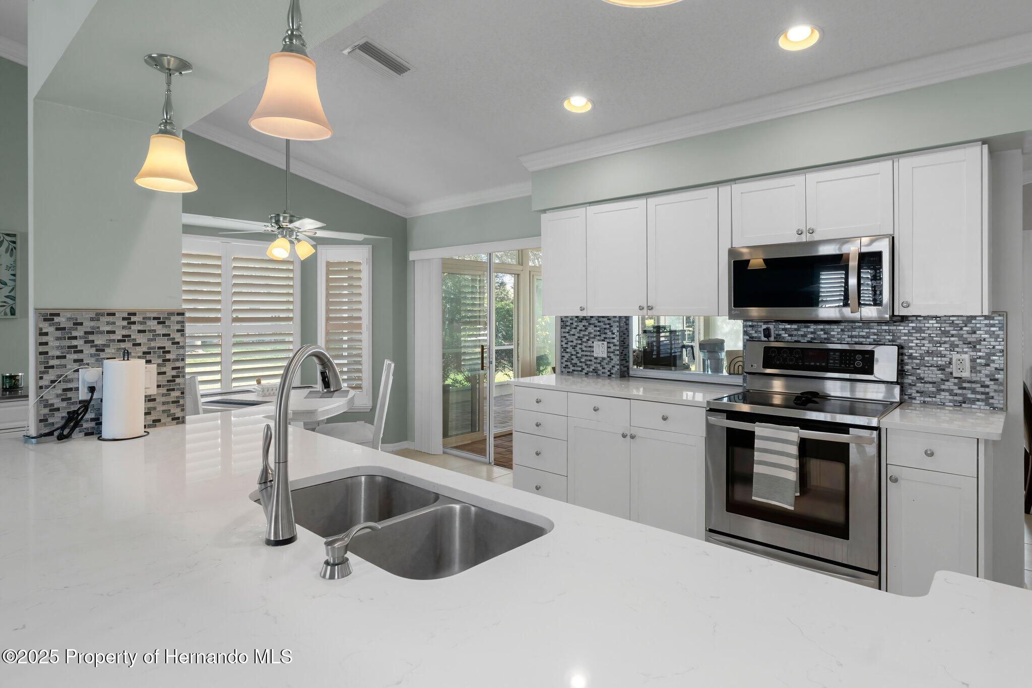 18604 Myrtle Wood Drive, Hudson, Florida image 18