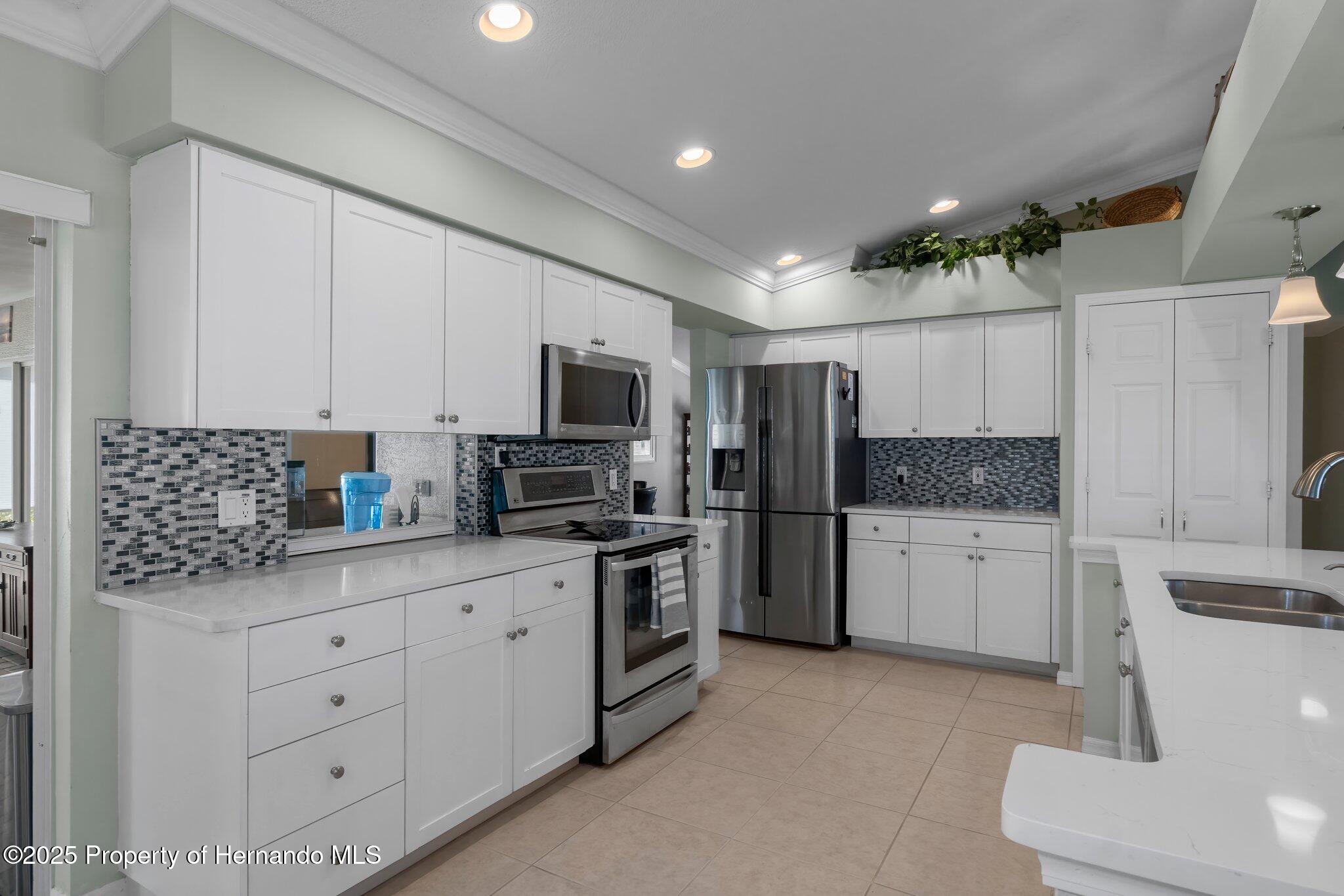 18604 Myrtle Wood Drive, Hudson, Florida image 21