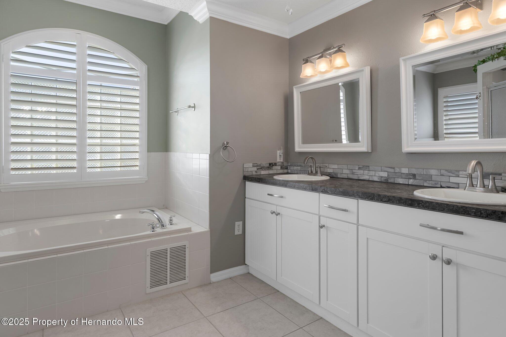 18604 Myrtle Wood Drive, Hudson, Florida image 34