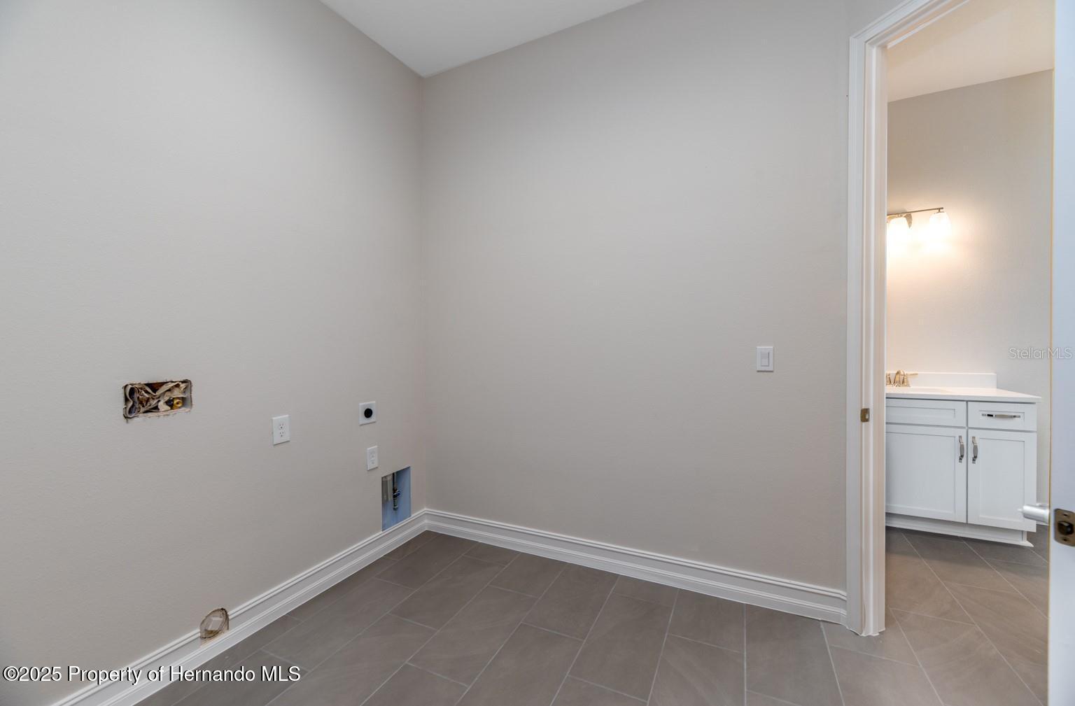 4056 Southern Valley Loop, Brooksville, Florida image 17