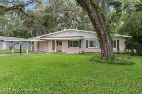 Homes For Sale - 310 Longwood Drive<br/> Brooksville, FL 34601