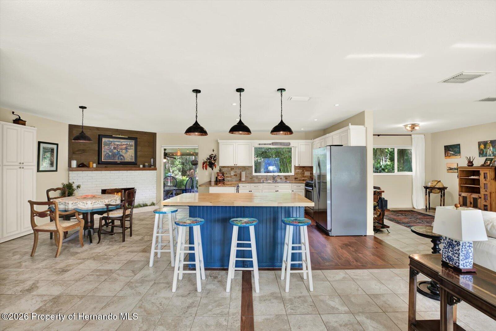 4064 N Concord Drive