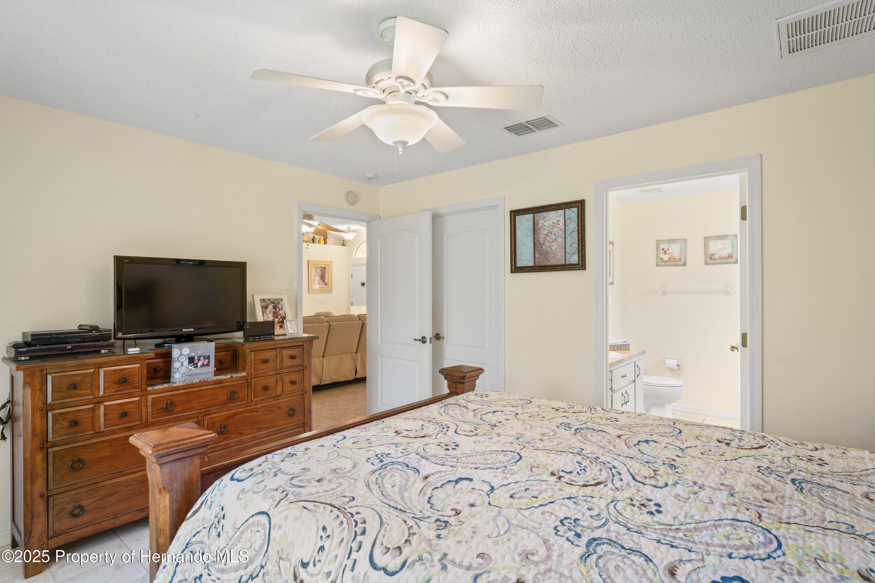 12271 House Finch Road, Weeki Wachee, Florida image 12