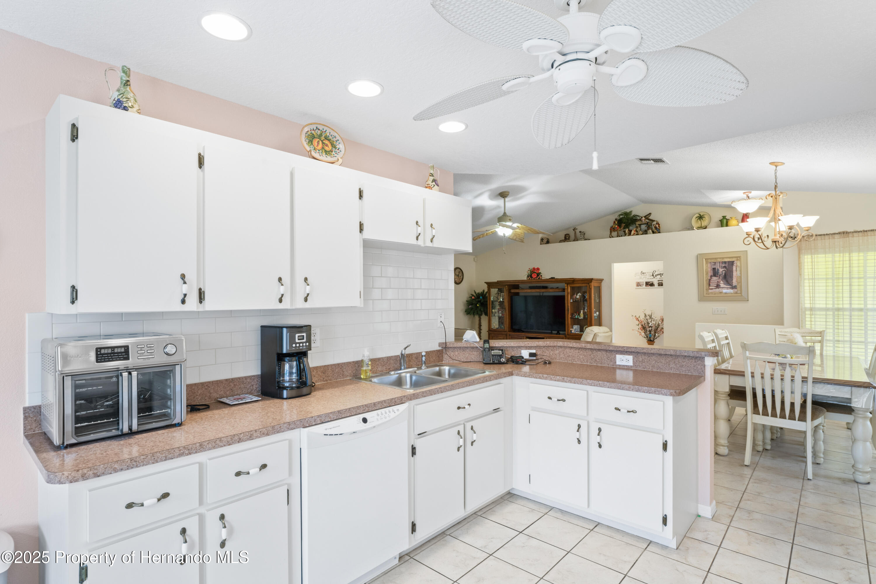 12271 House Finch Road, Weeki Wachee, Florida image 33
