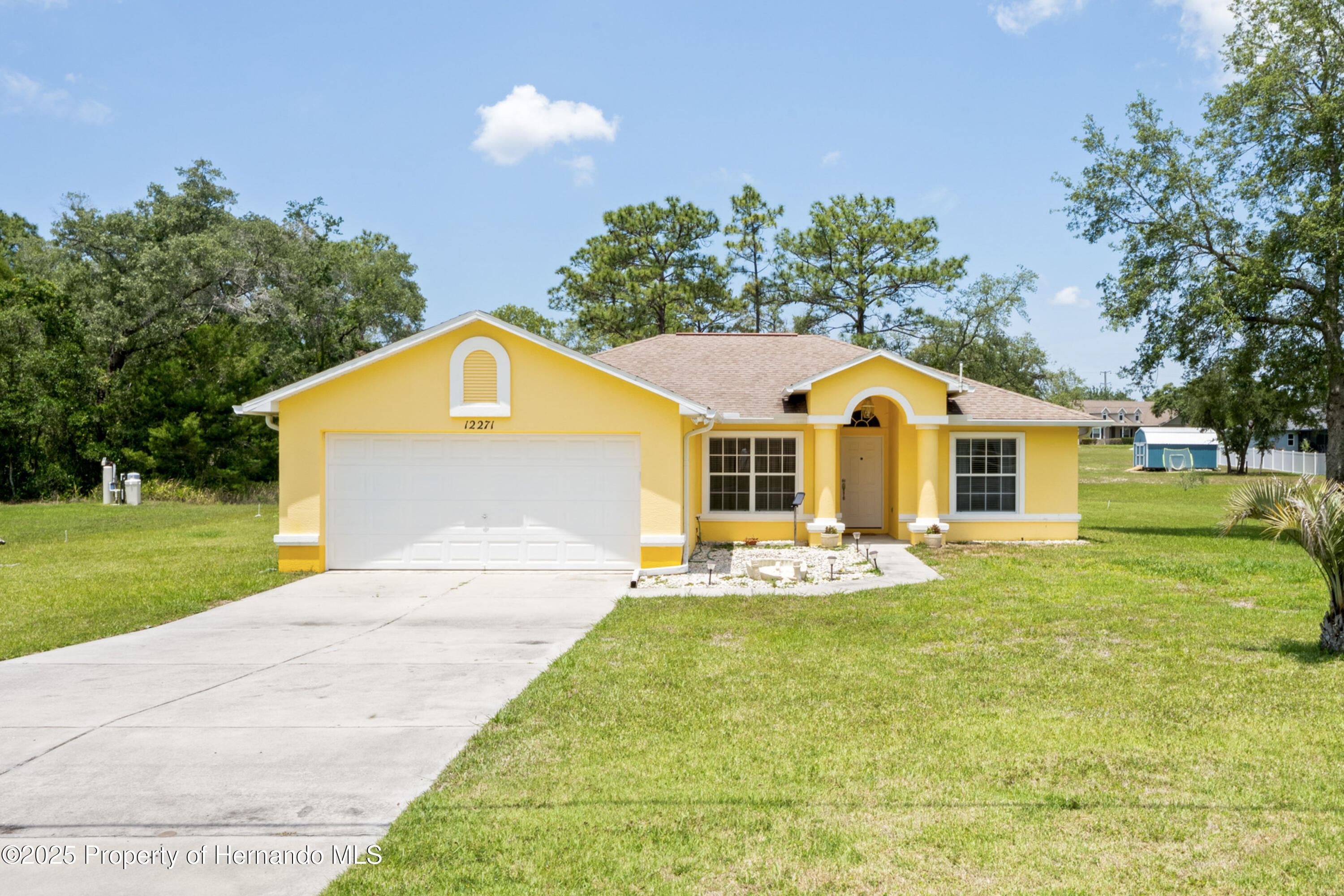 12271 House Finch Road, Weeki Wachee, Florida image 1