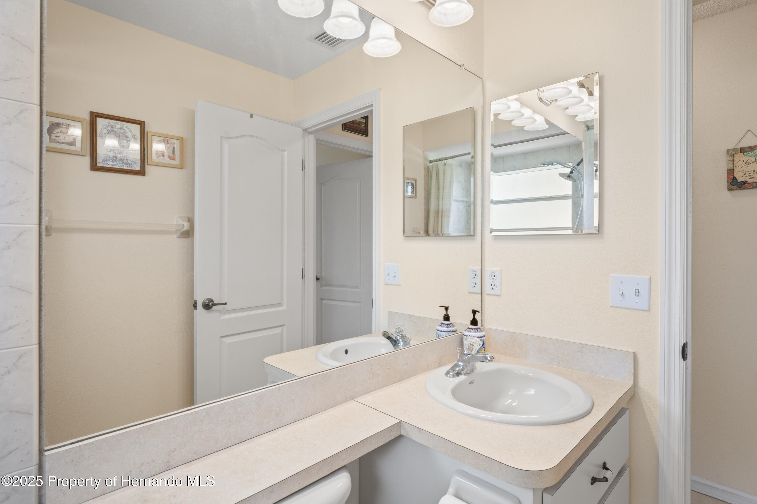 12271 House Finch Road, Weeki Wachee, Florida image 43