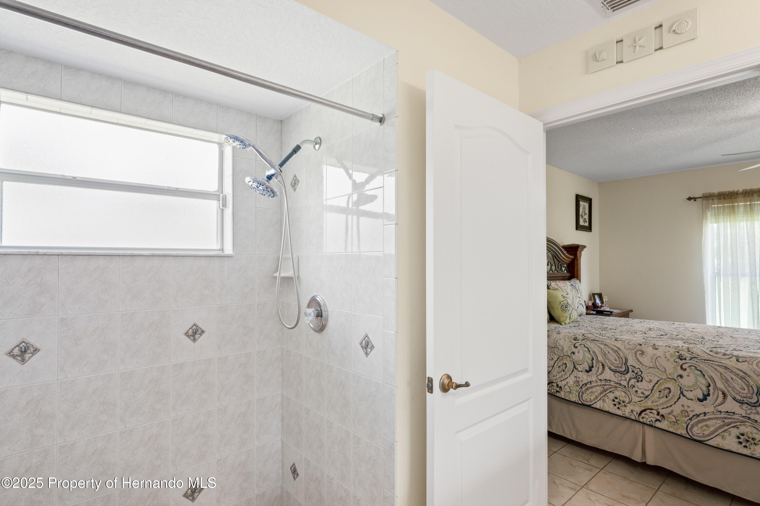 12271 House Finch Road, Weeki Wachee, Florida image 13