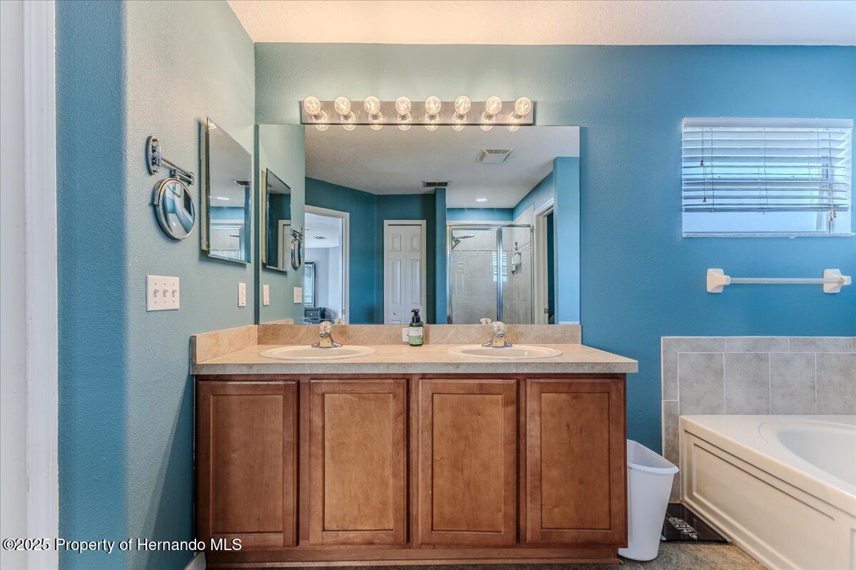 4094 Braemere Drive, Spring Hill, Florida image 32