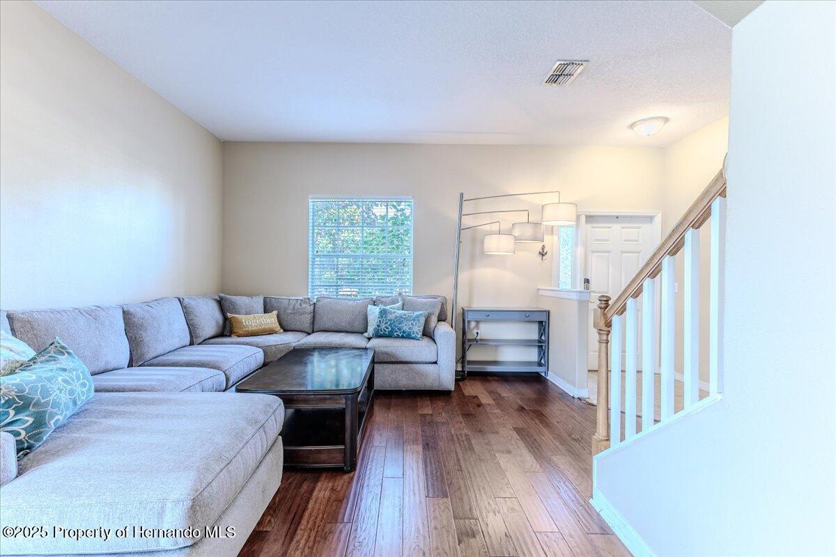 4094 Braemere Drive, Spring Hill, Florida image 9