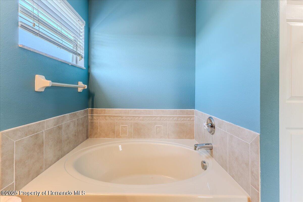 4094 Braemere Drive, Spring Hill, Florida image 34