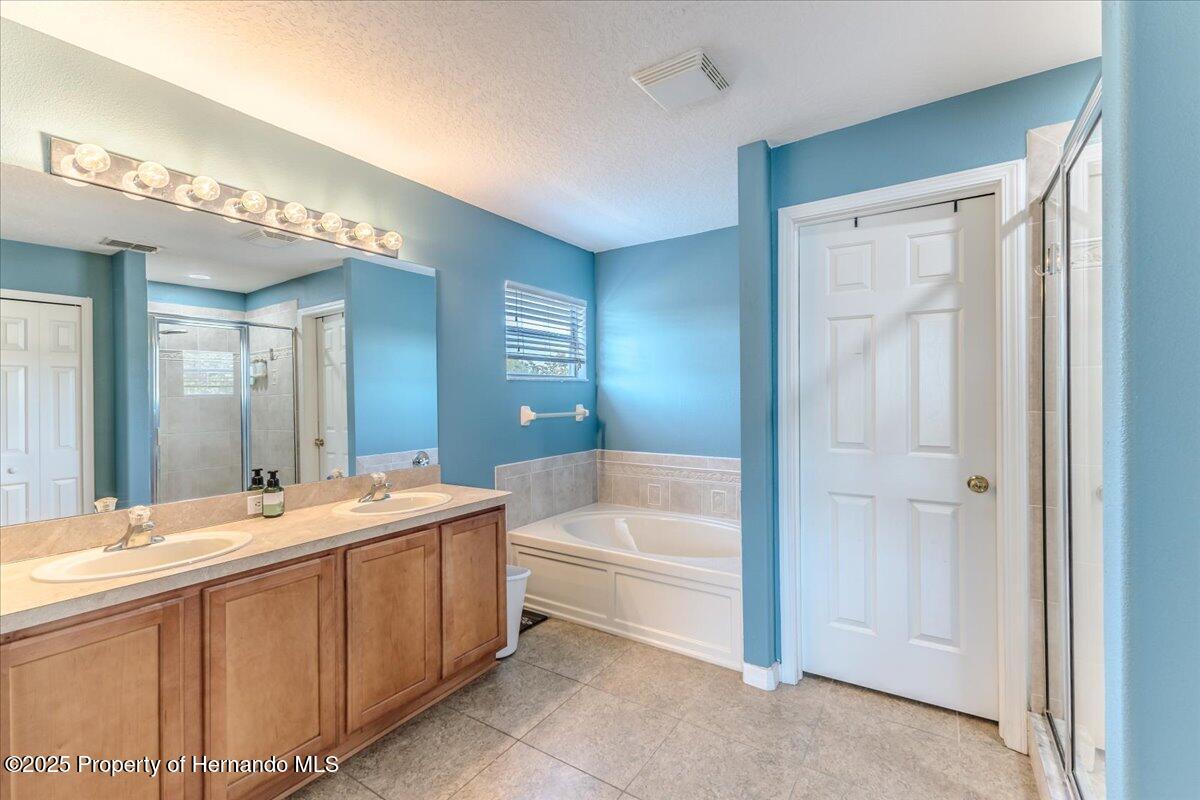 4094 Braemere Drive, Spring Hill, Florida image 31