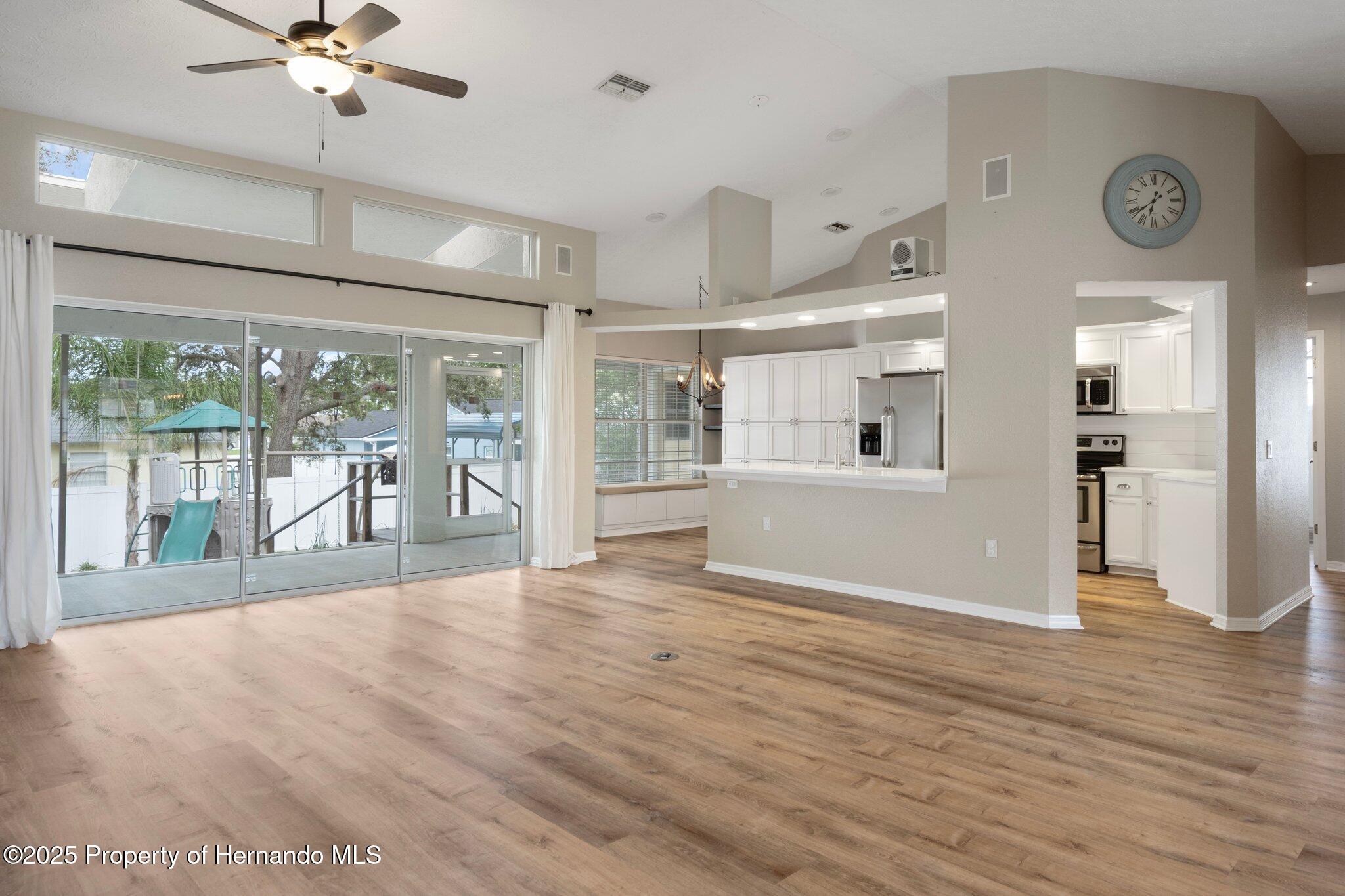 11242 Riddle Drive, Spring Hill, Florida image 10