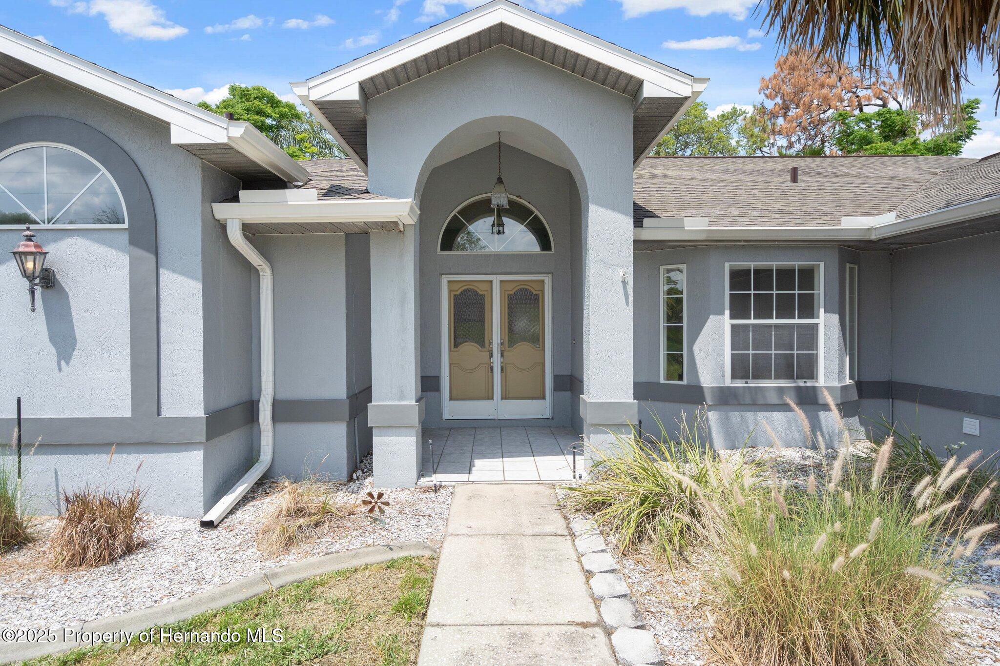 11242 Riddle Drive, Spring Hill, Florida image 4