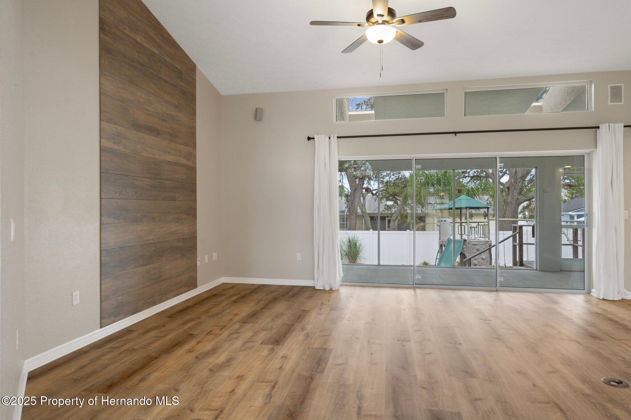 11242 Riddle Drive, Spring Hill, Florida image 11