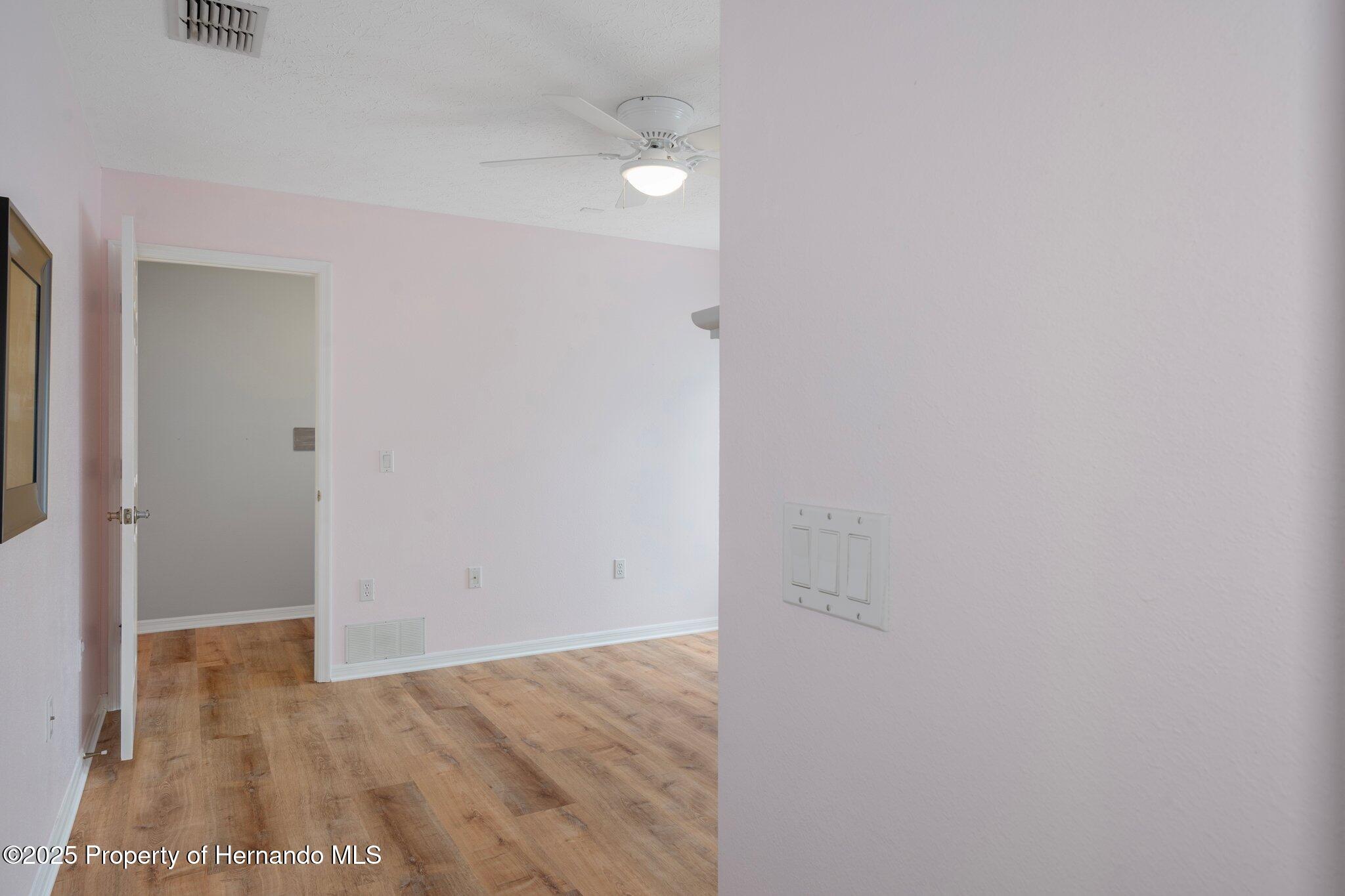 11242 Riddle Drive, Spring Hill, Florida image 25