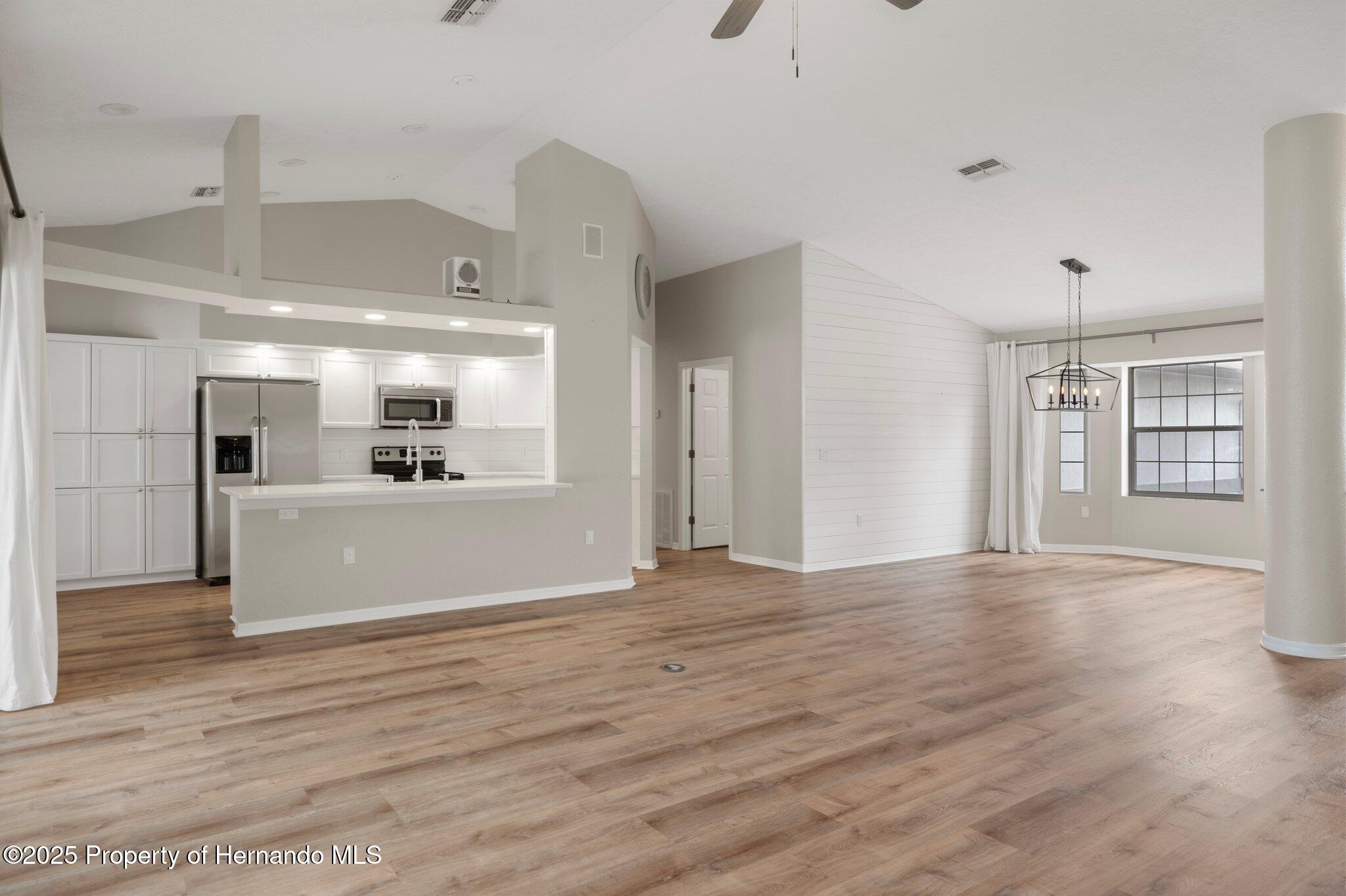 11242 Riddle Drive, Spring Hill, Florida image 15