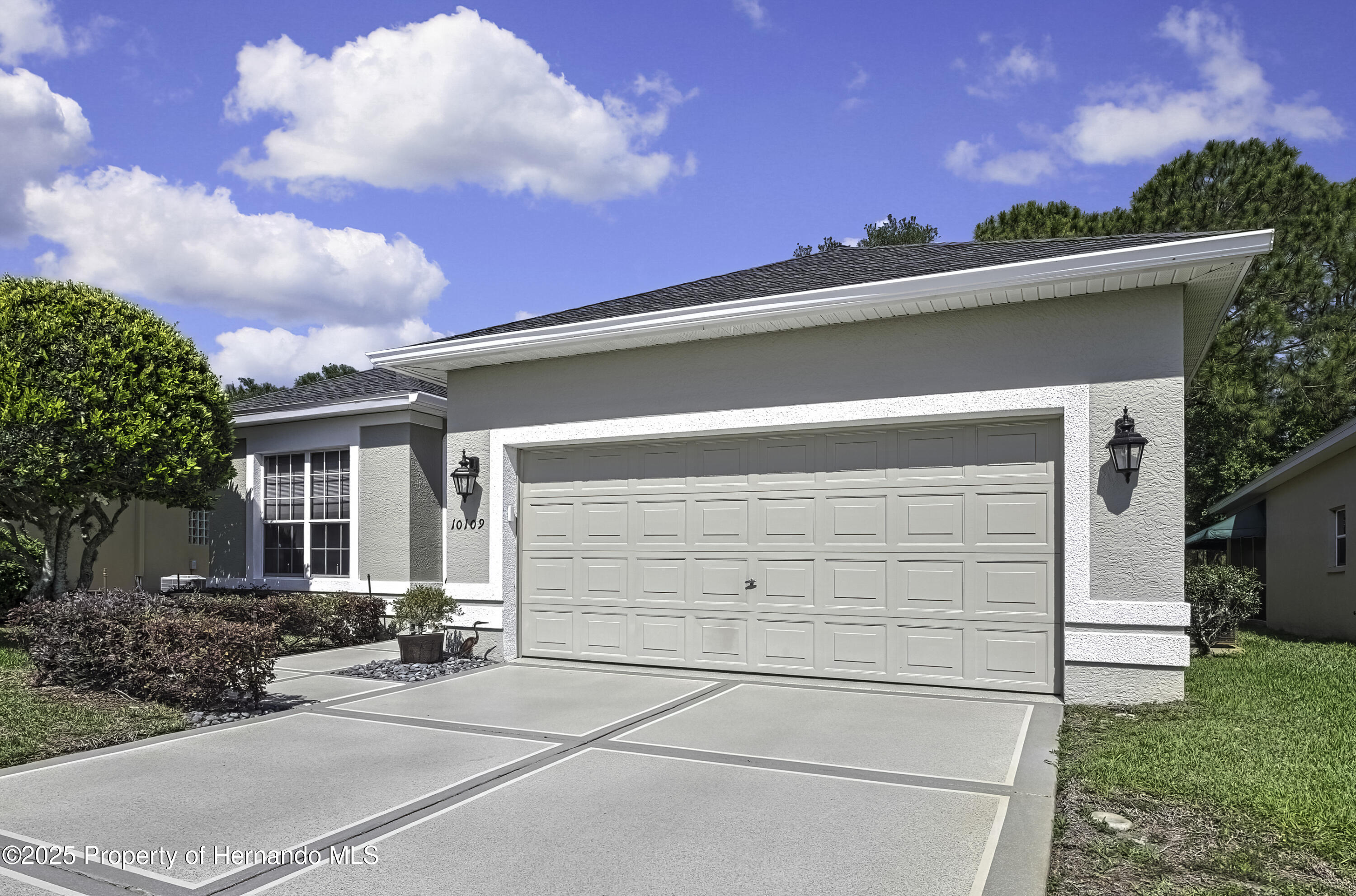 10109 Holly Berry Drive, Weeki Wachee, Florida image 3