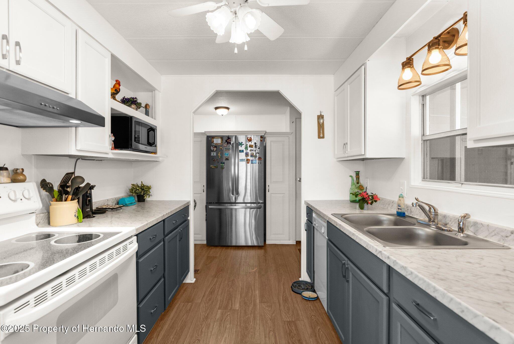 8240 Highpoint Boulevard, Brooksville, Florida image 7