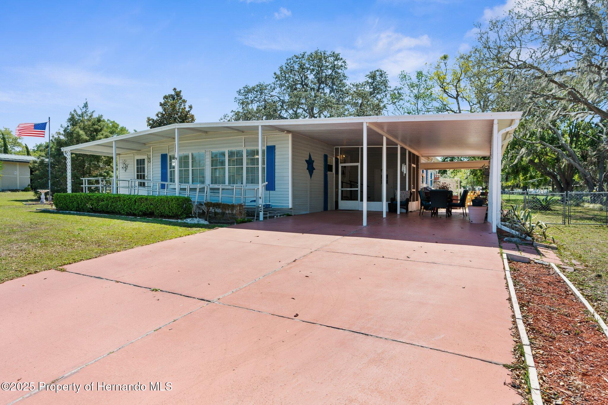 8240 Highpoint Boulevard, Brooksville, Florida image 3