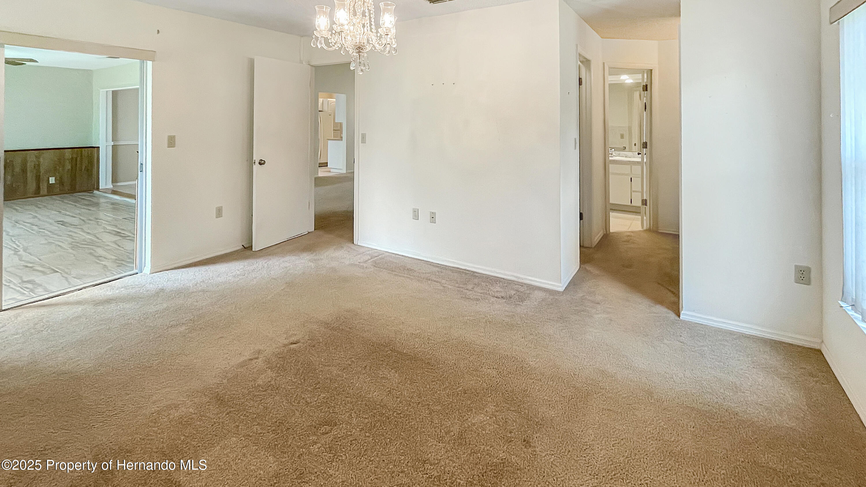 7495 Heather Walk Drive, Weeki Wachee, Florida image 11