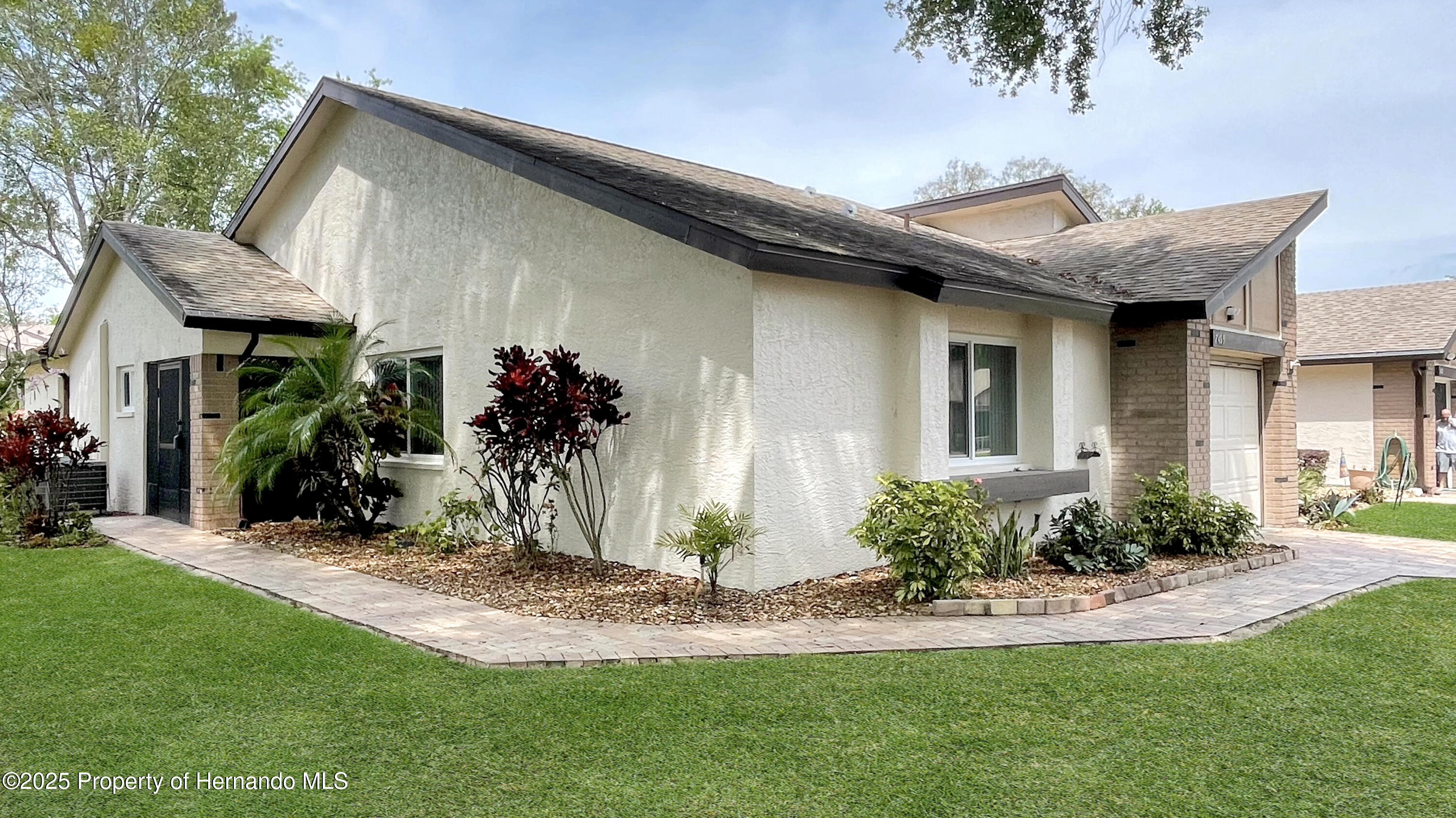 7495 Heather Walk Drive, Weeki Wachee, Florida image 1