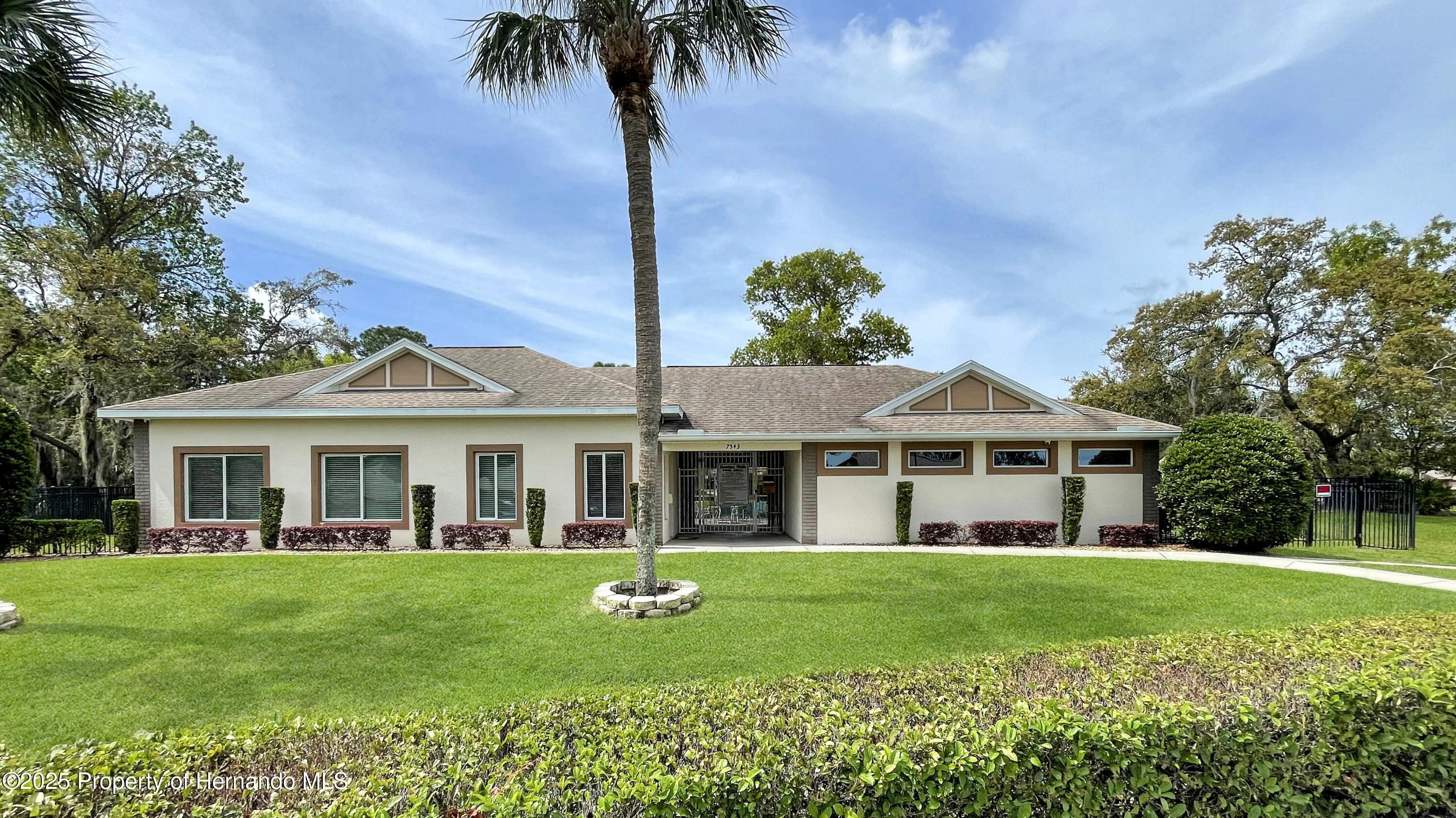 7495 Heather Walk Drive, Weeki Wachee, Florida image 13
