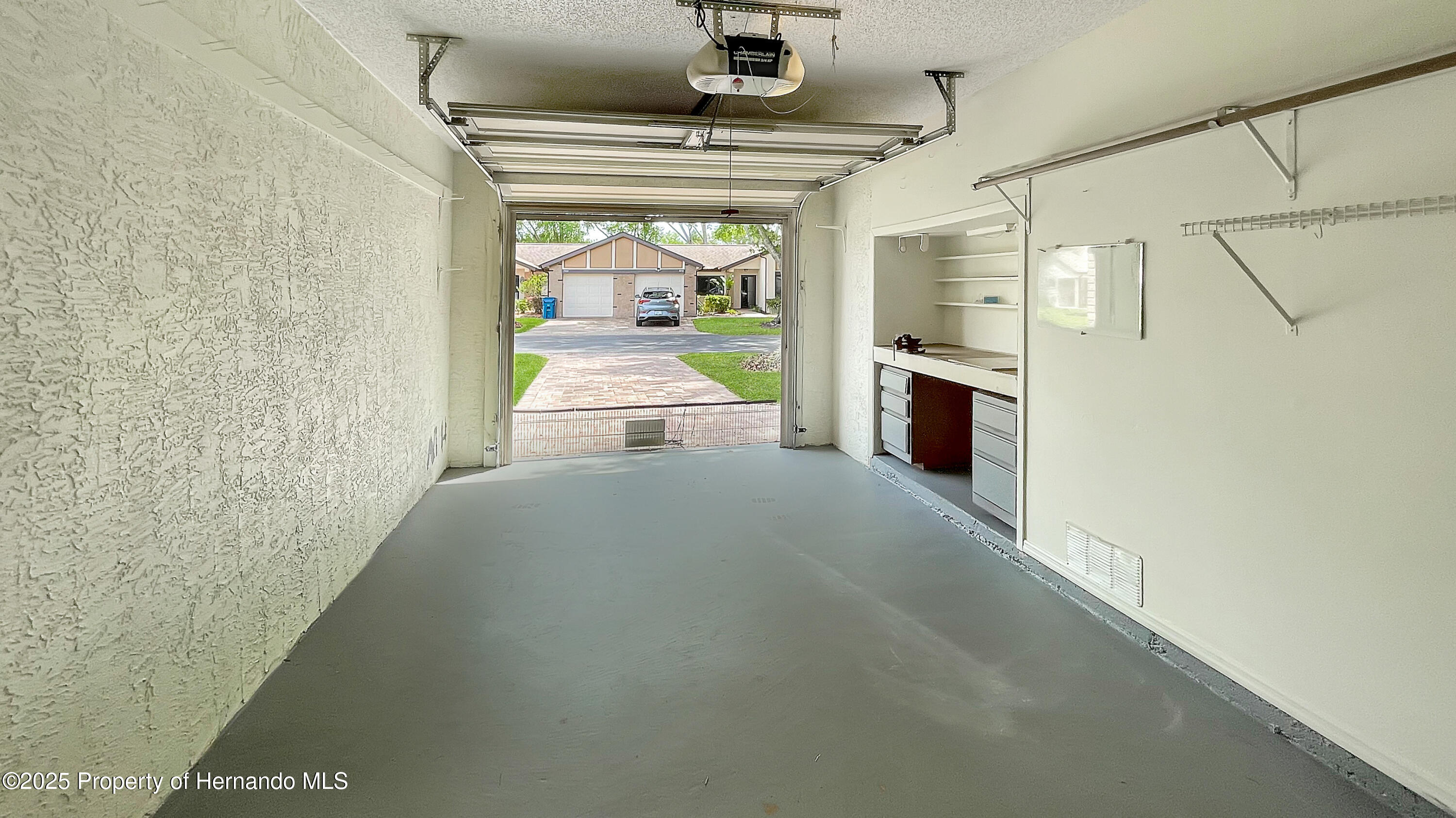 7495 Heather Walk Drive, Weeki Wachee, Florida image 12