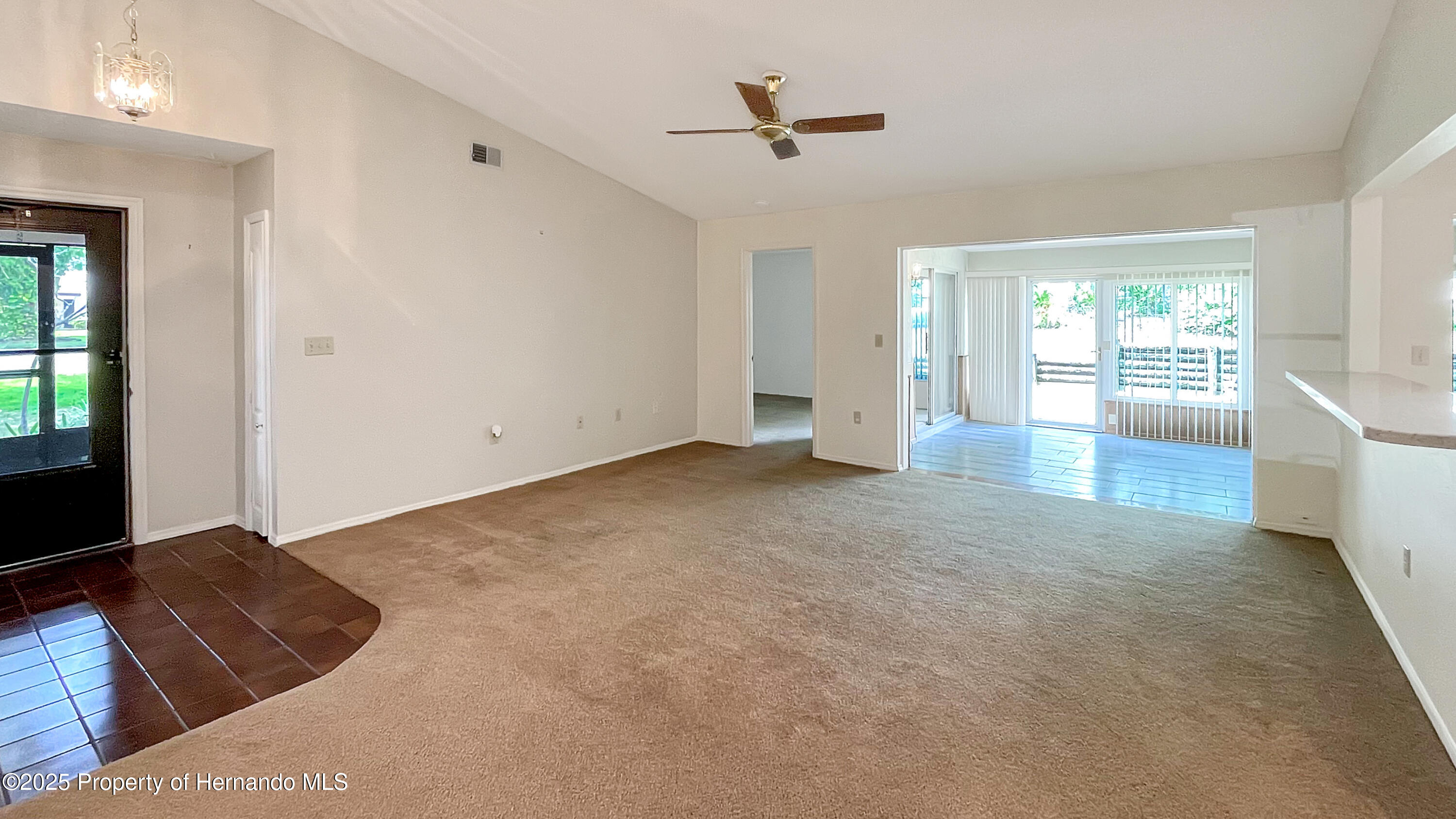 7495 Heather Walk Drive, Weeki Wachee, Florida image 8