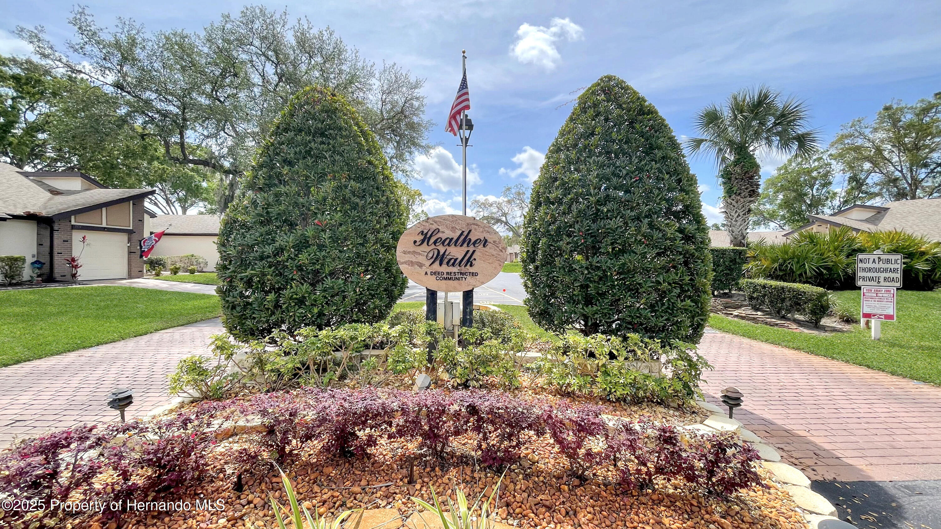 7495 Heather Walk Drive, Weeki Wachee, Florida image 17