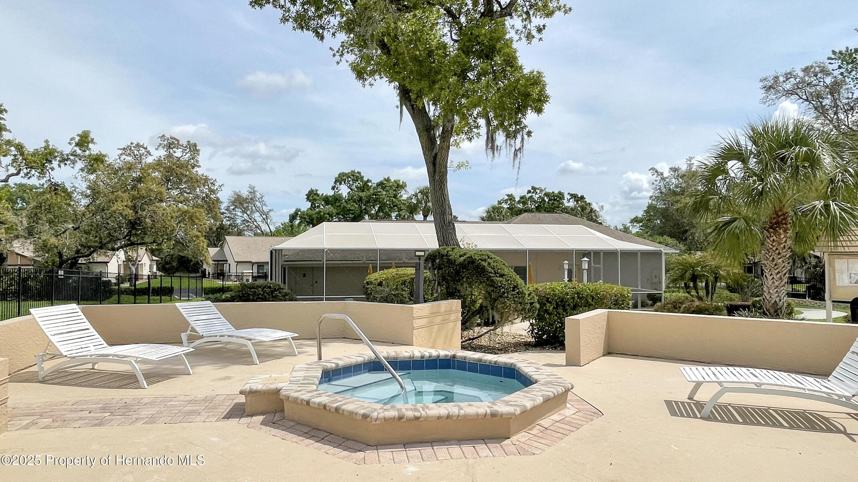 7495 Heather Walk Drive, Weeki Wachee, Florida image 15