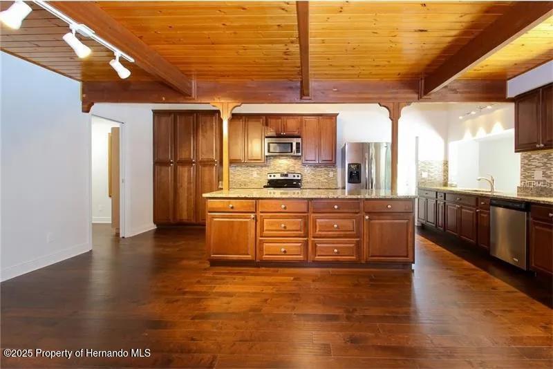 39127 Pretty Pond Road, Zephyrhills, Florida image 2