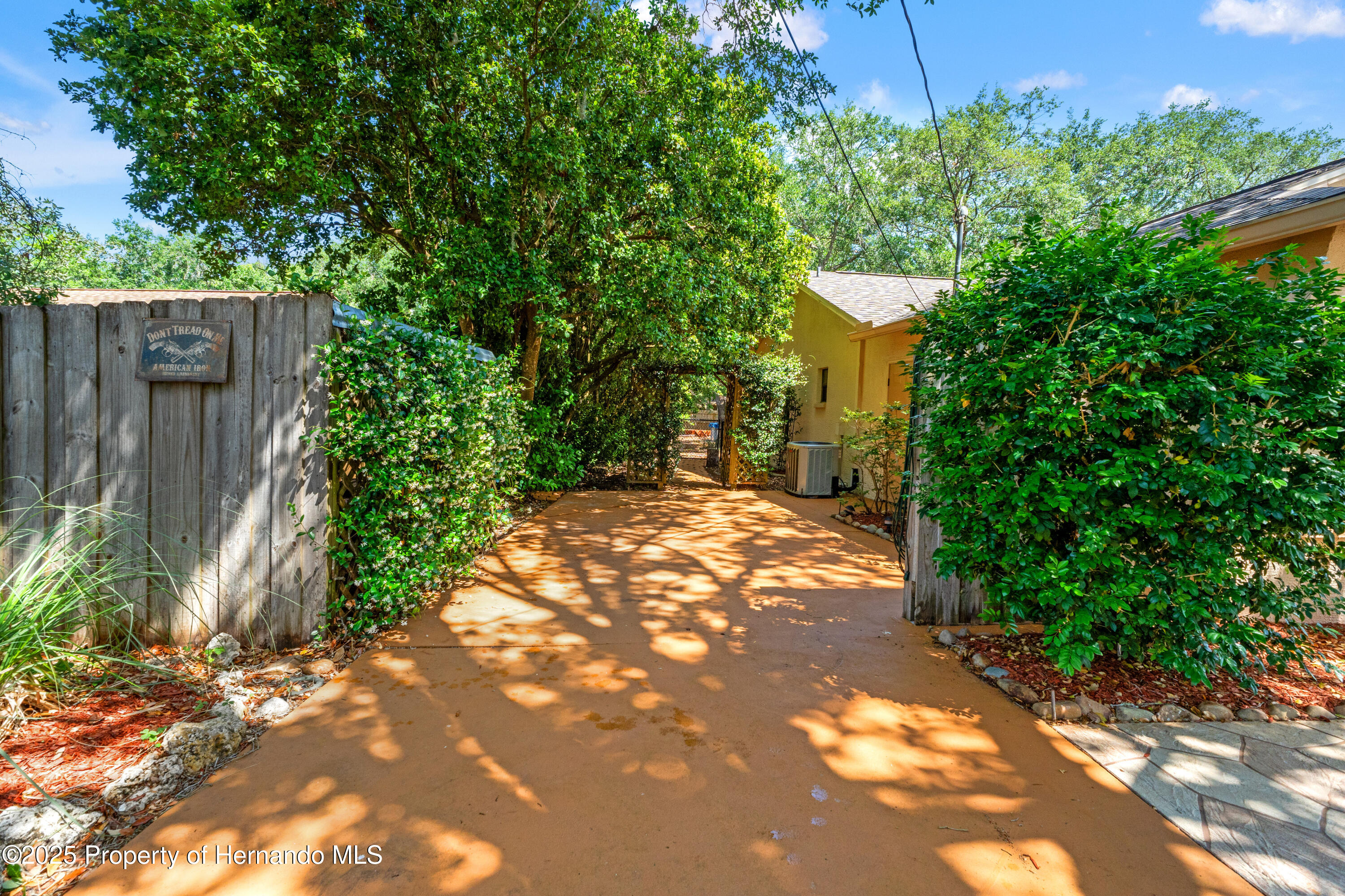 8309 Pebble Street, Spring Hill, Florida image 33