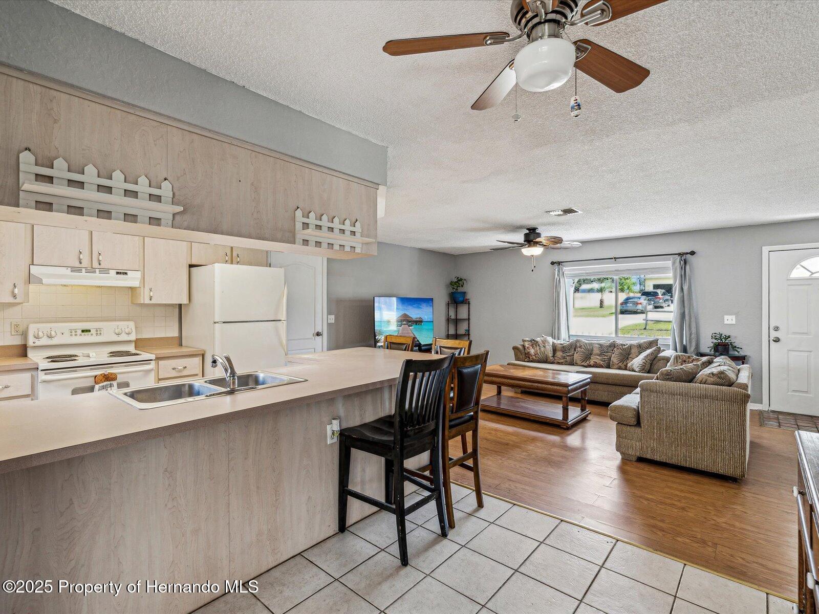 12511 Mountain Dove Road, Weeki Wachee, Florida image 10