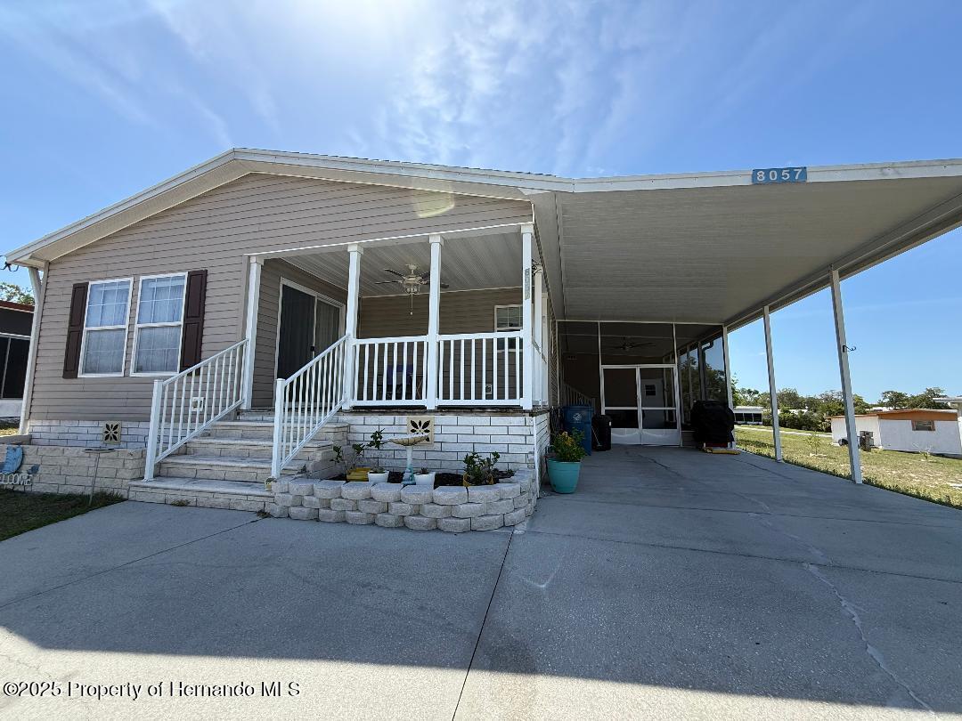 8057 Eastern Cir Drive, Brooksville, Florida image 1