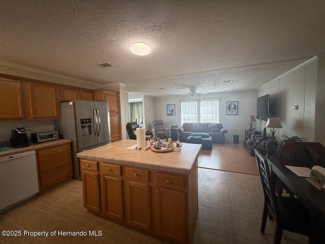 8057 Eastern Cir Drive, Brooksville, Florida image 11