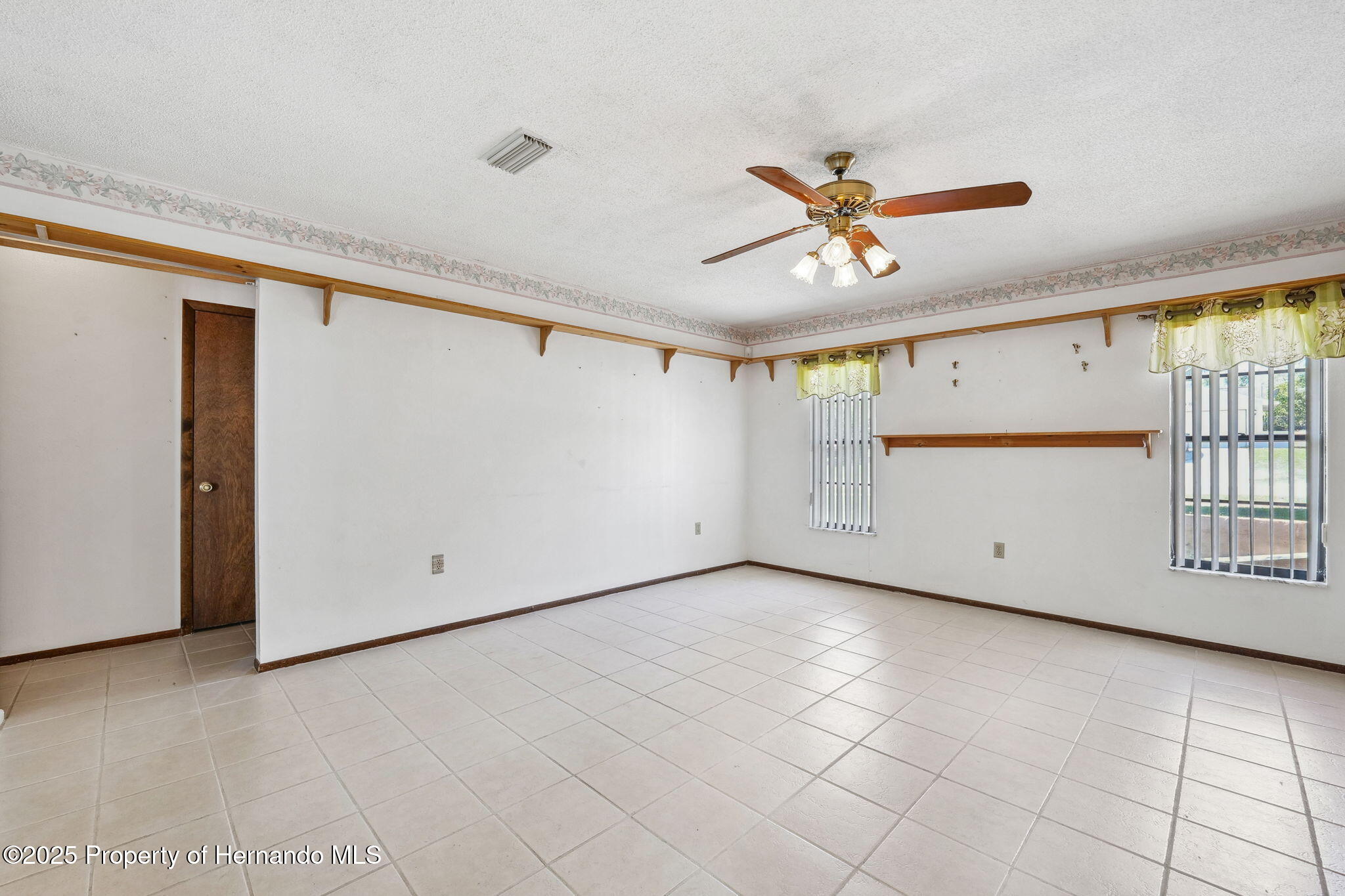 2482 Whitewood Avenue, Spring Hill, Florida image 7